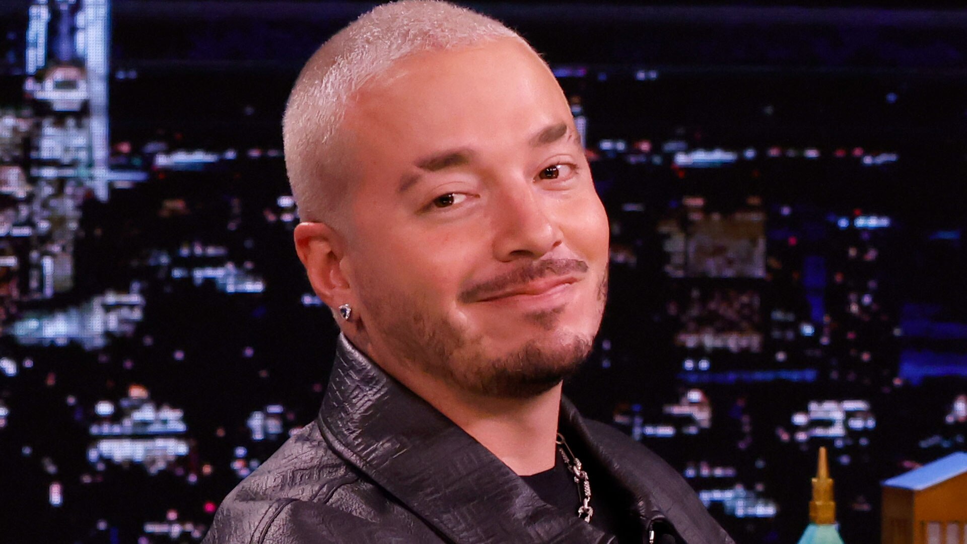 J Balvin Announces 2022 Tour, Performs “In da Getto” on Fallon