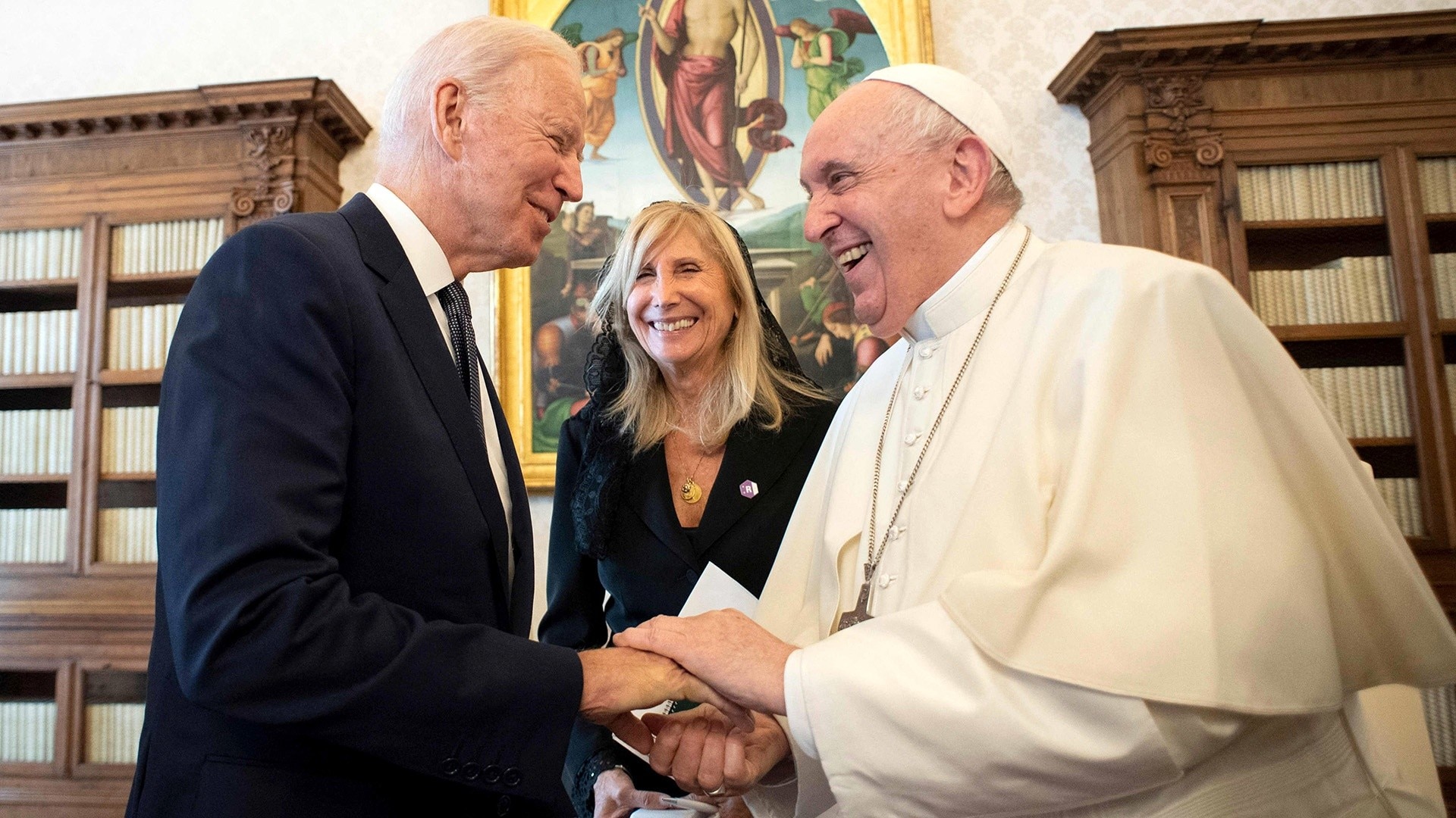 Watch TODAY Excerpt Biden meets with Pope Francis as G20 summit kicks