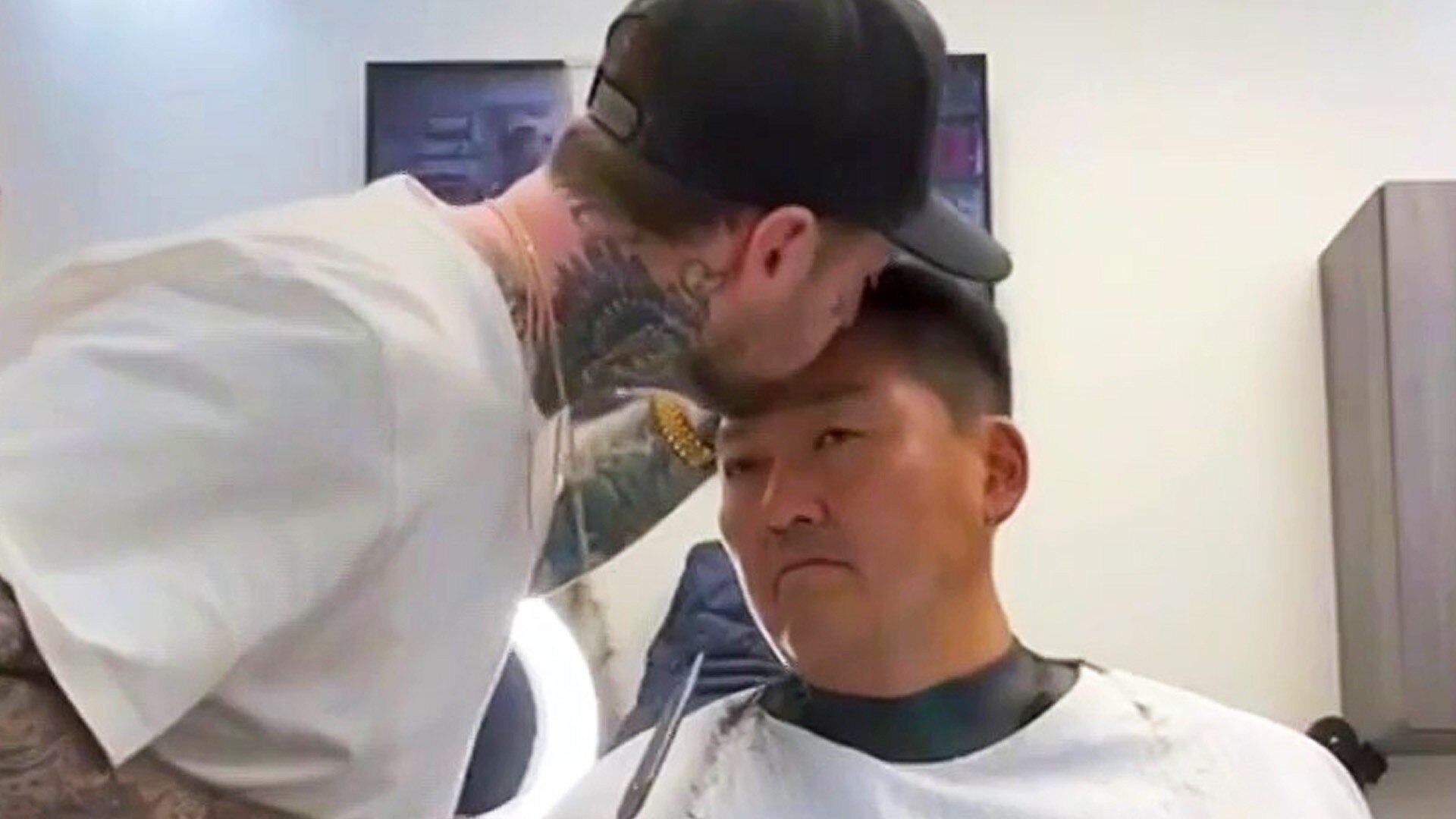 Watch TODAY Excerpt This barber provides a bonus service A kiss on