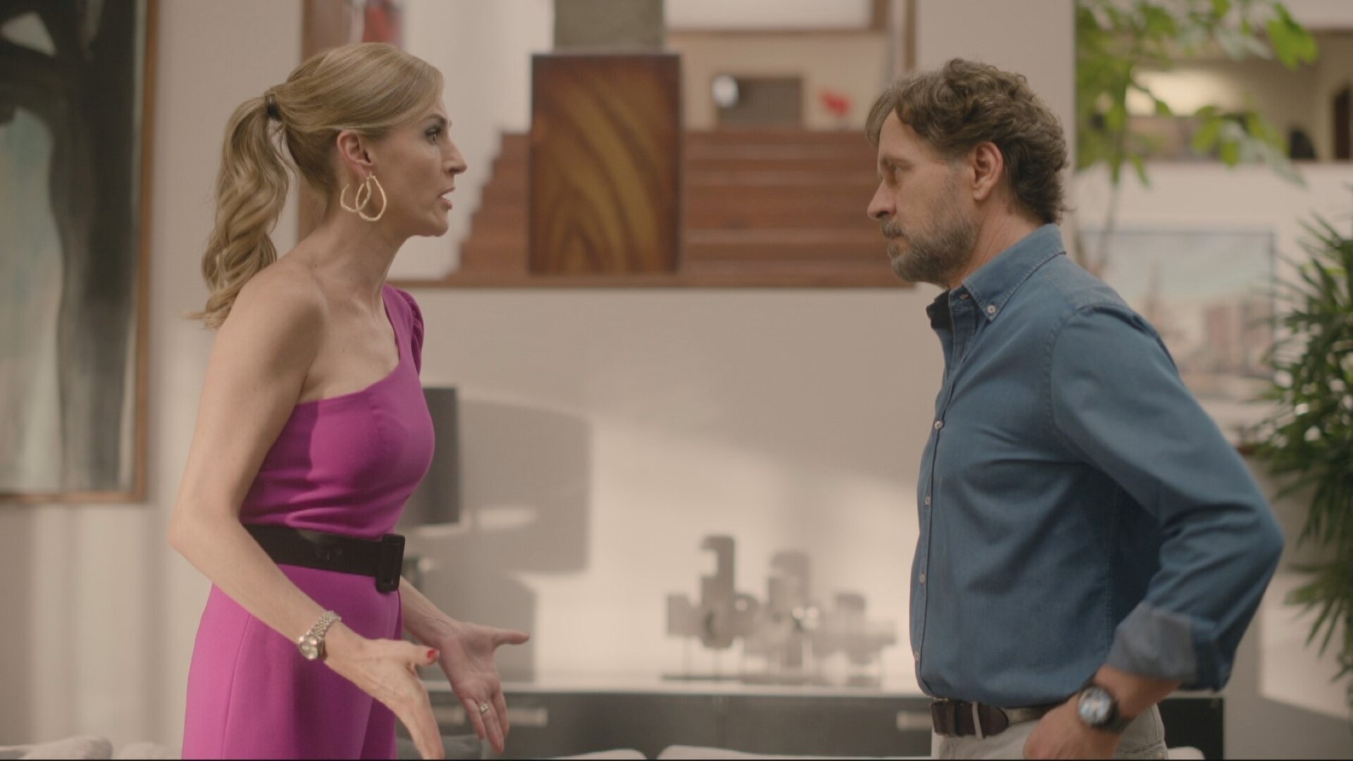 Watch Parientes a la Fuerza Episode Recuerdos borrosos