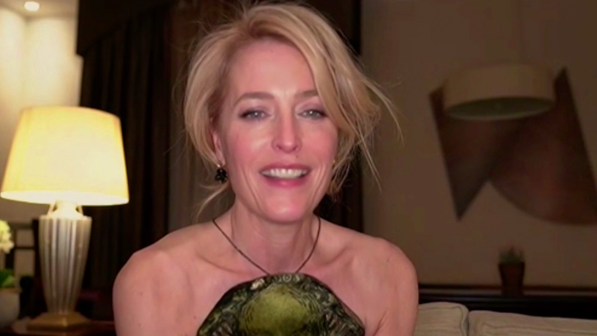 Watch The Golden Globe Awards Highlight: Gillian Anderson: Best