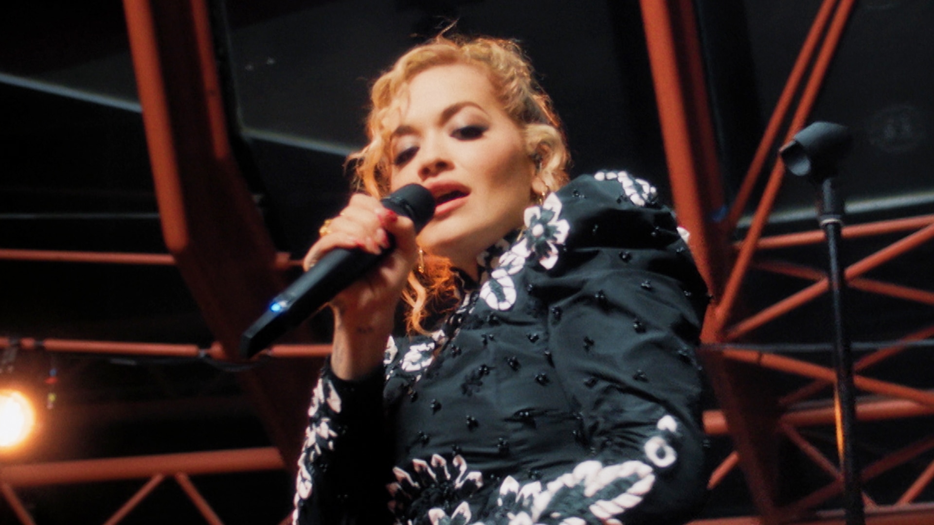 Watch The Tonight Show Starring Jimmy Fallon Highlight: Rita Ora: Bang
