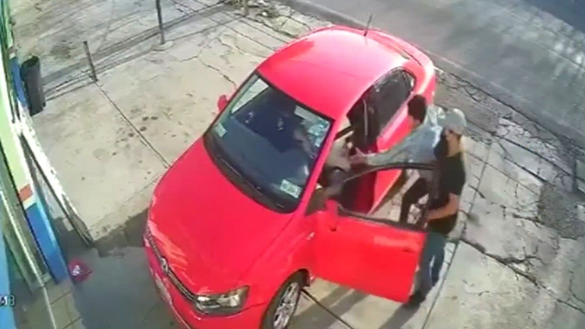 Watch Al Rojo Vivo Highlight Sujetos Le Disparan A Un Conductor Para Robarle Su Auto En Puebla