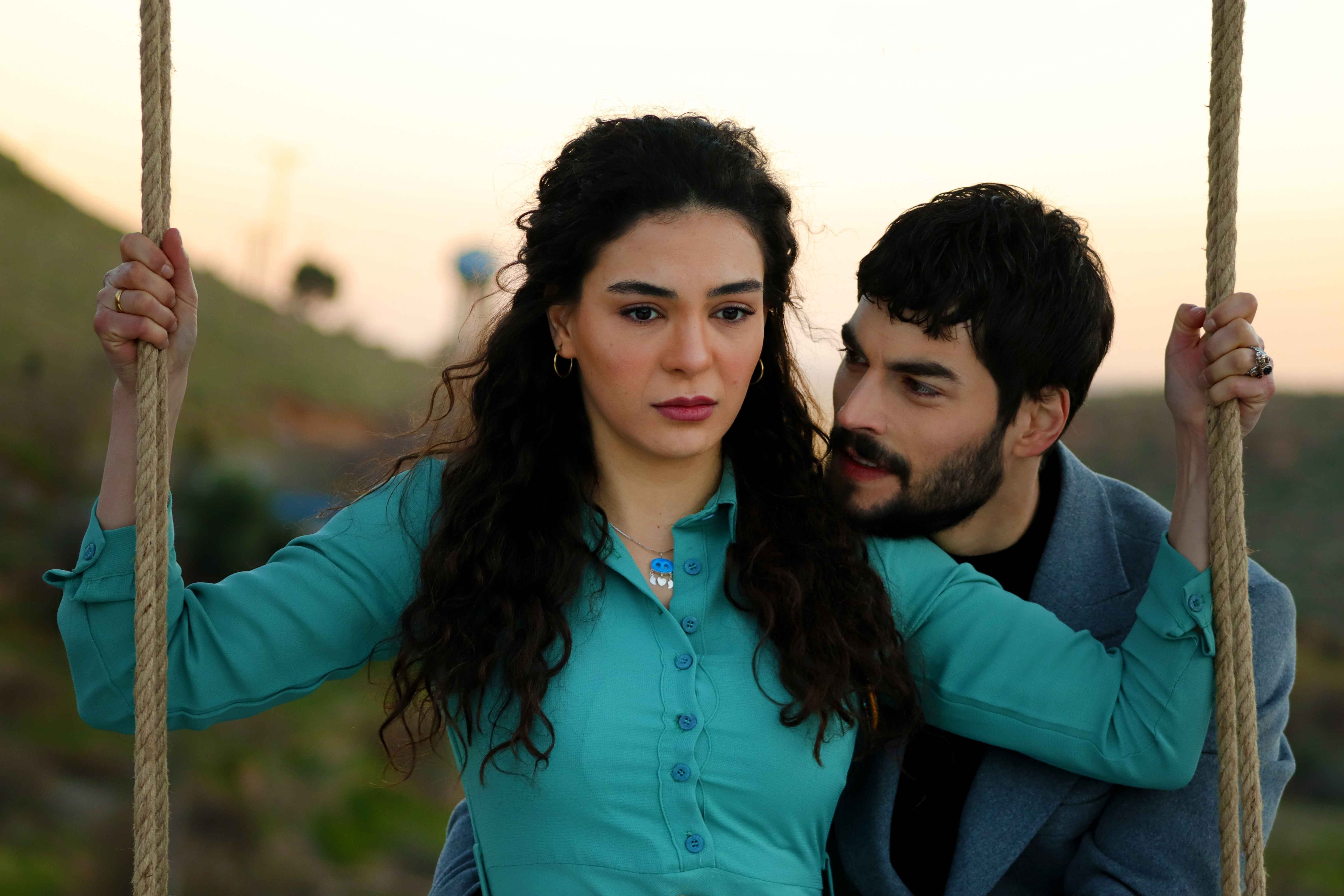 Watch Hercai: Amor Y Venganza Highlight: Datos Curiosos De Ebru Sahin Y ...