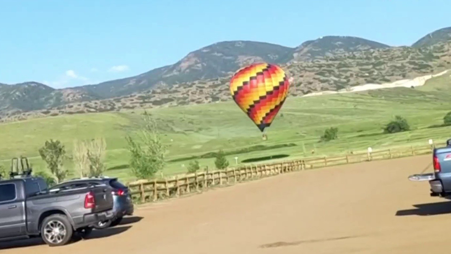 Watch TODAY Highlight: Hot air balloon crashes in Colorado, caught on