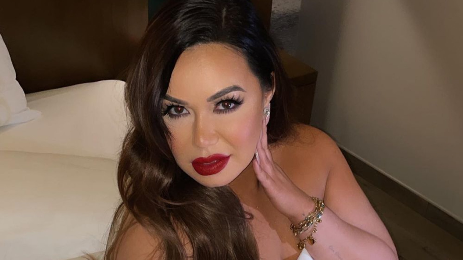 Watch Hoy D A Highlight Chiquis Rivera Se Desnuda Totalmente Frente A