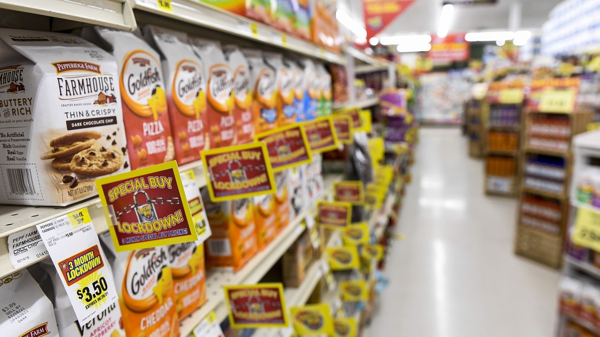 Watch Noticias Telemundo Highlight Latinos aplauden, pero también