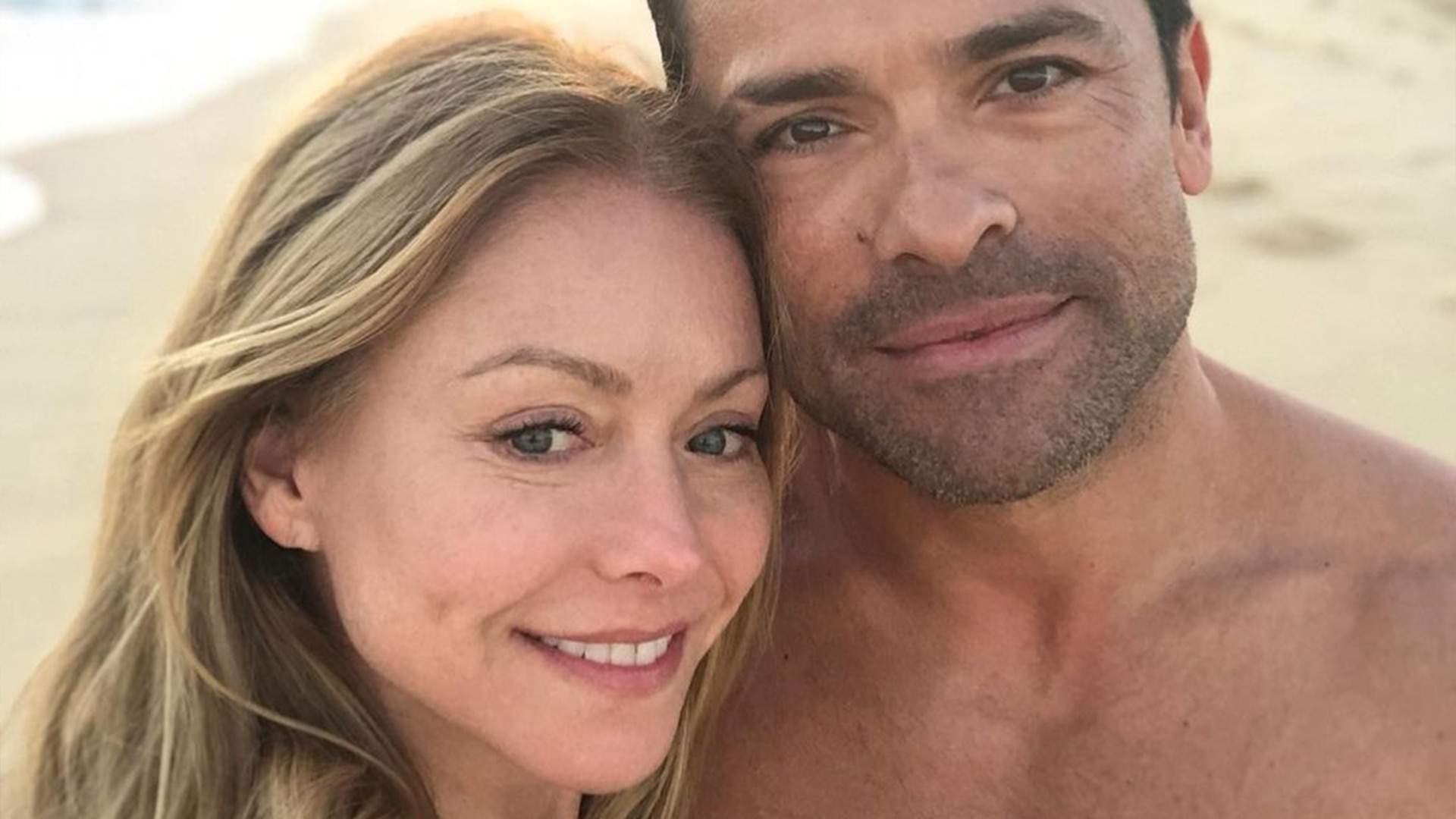 Watch Access Hollywood Highlight Kelly Ripa Shows Mark Consuelos Some