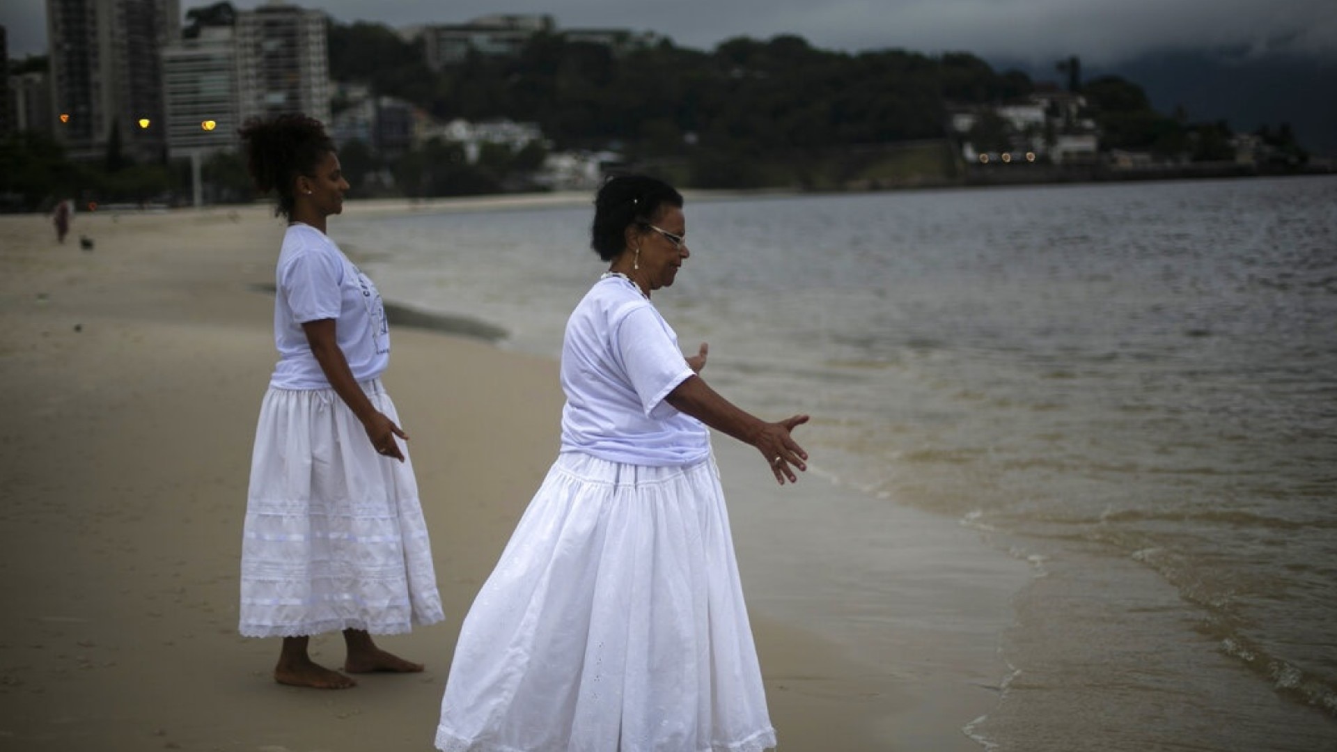 Watch hoy Día Highlight Celebran en Brasil a Yemayá, la diosa de la