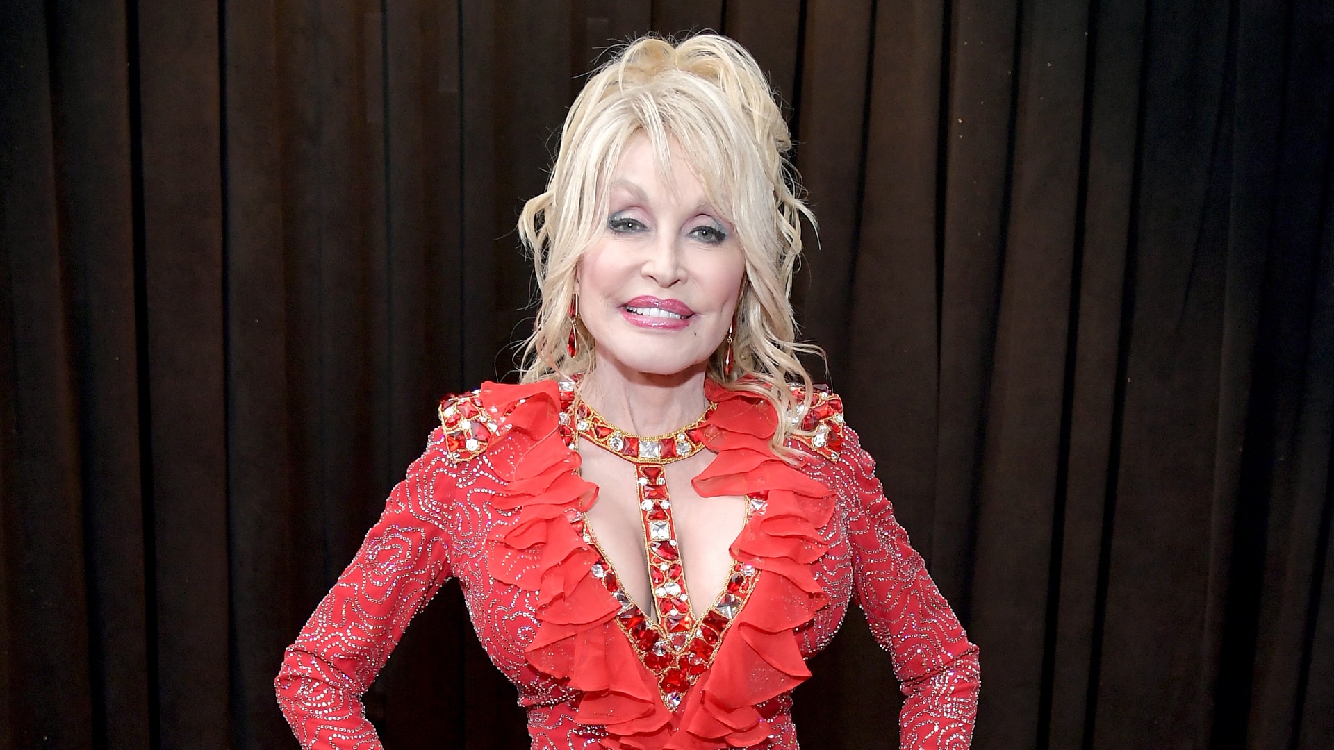 Watch Access Hollywood Highlight: Dolly Parton 'Just Hangin' Out In Her ...