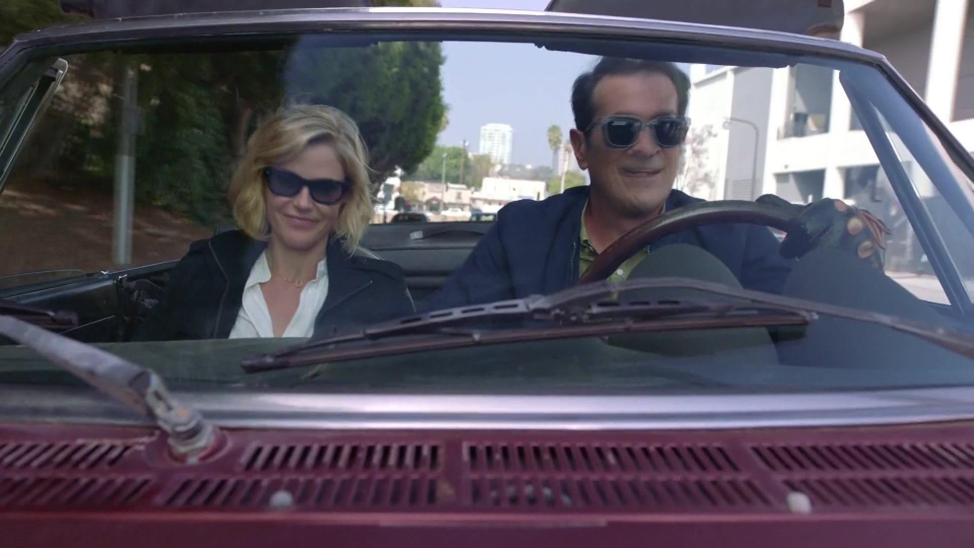 Watch Modern Family Episode Putting Down Roots