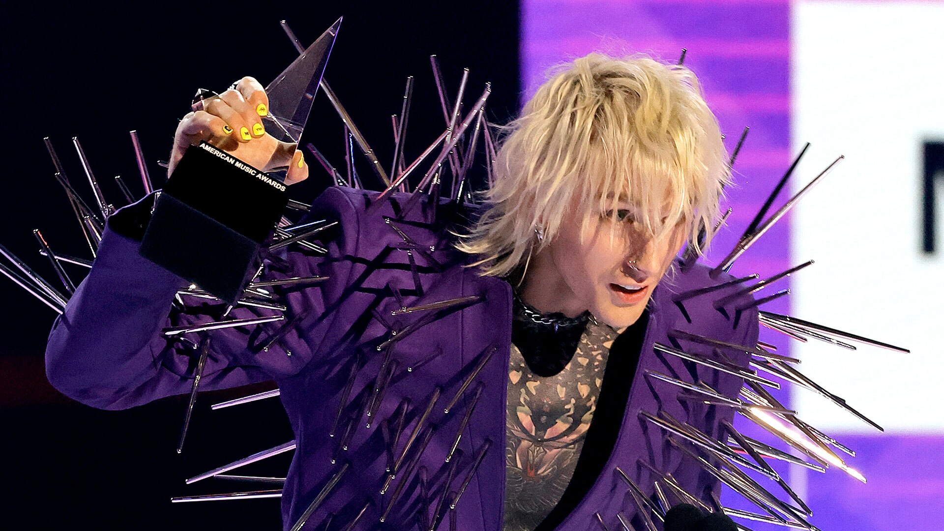 Watch Access Hollywood Highlight Machine Gun Kelly Addresses Critics