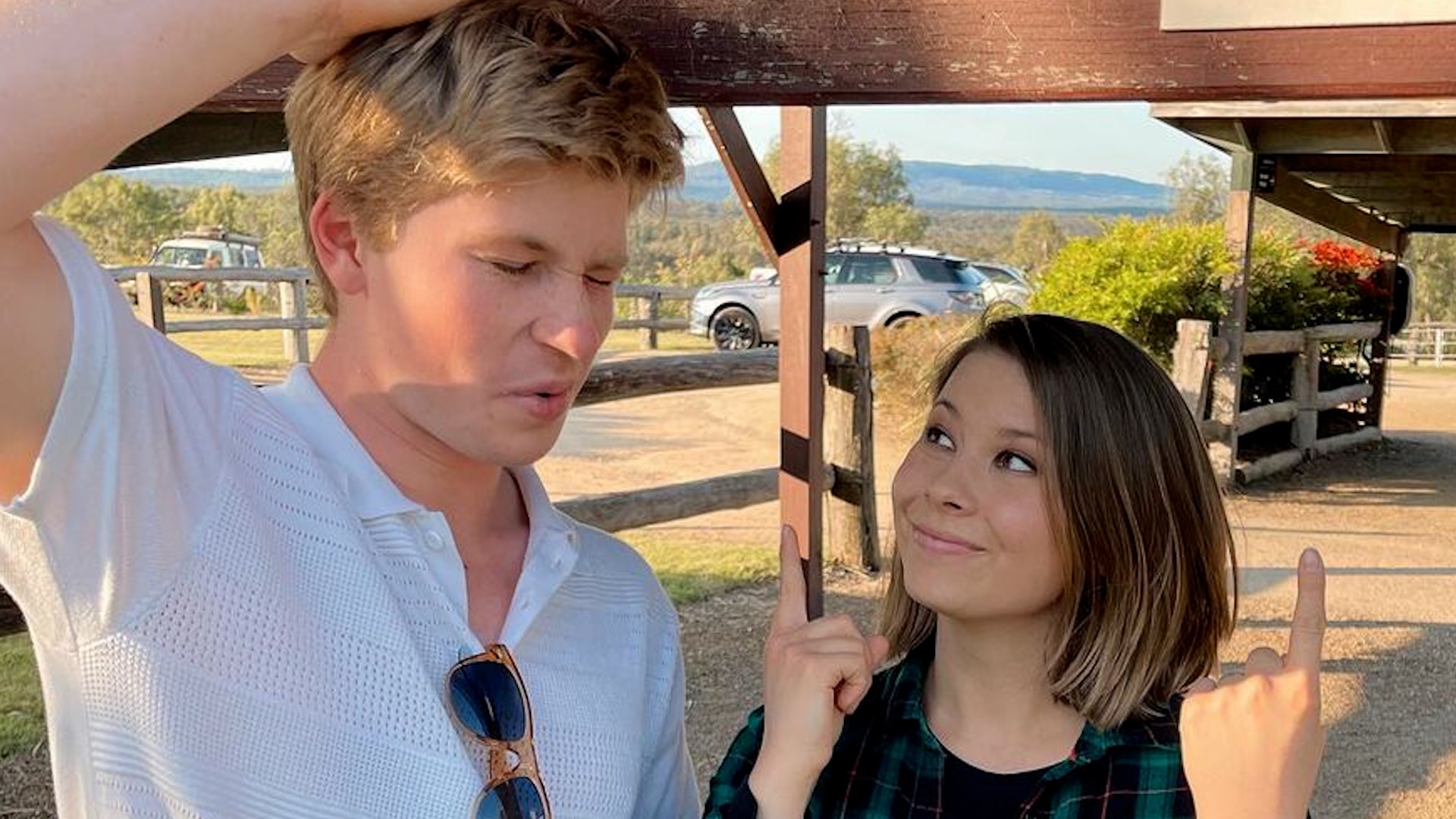 Watch Access Hollywood Highlight: Bindi Irwin Pens Sweet Post For ...