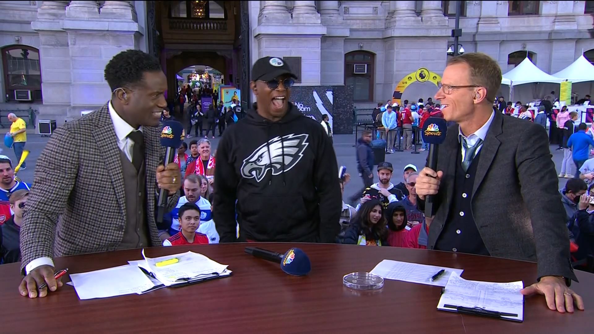 Watch The 2 Robbies Clip Live from Philadelphia Fan Fest with Ian