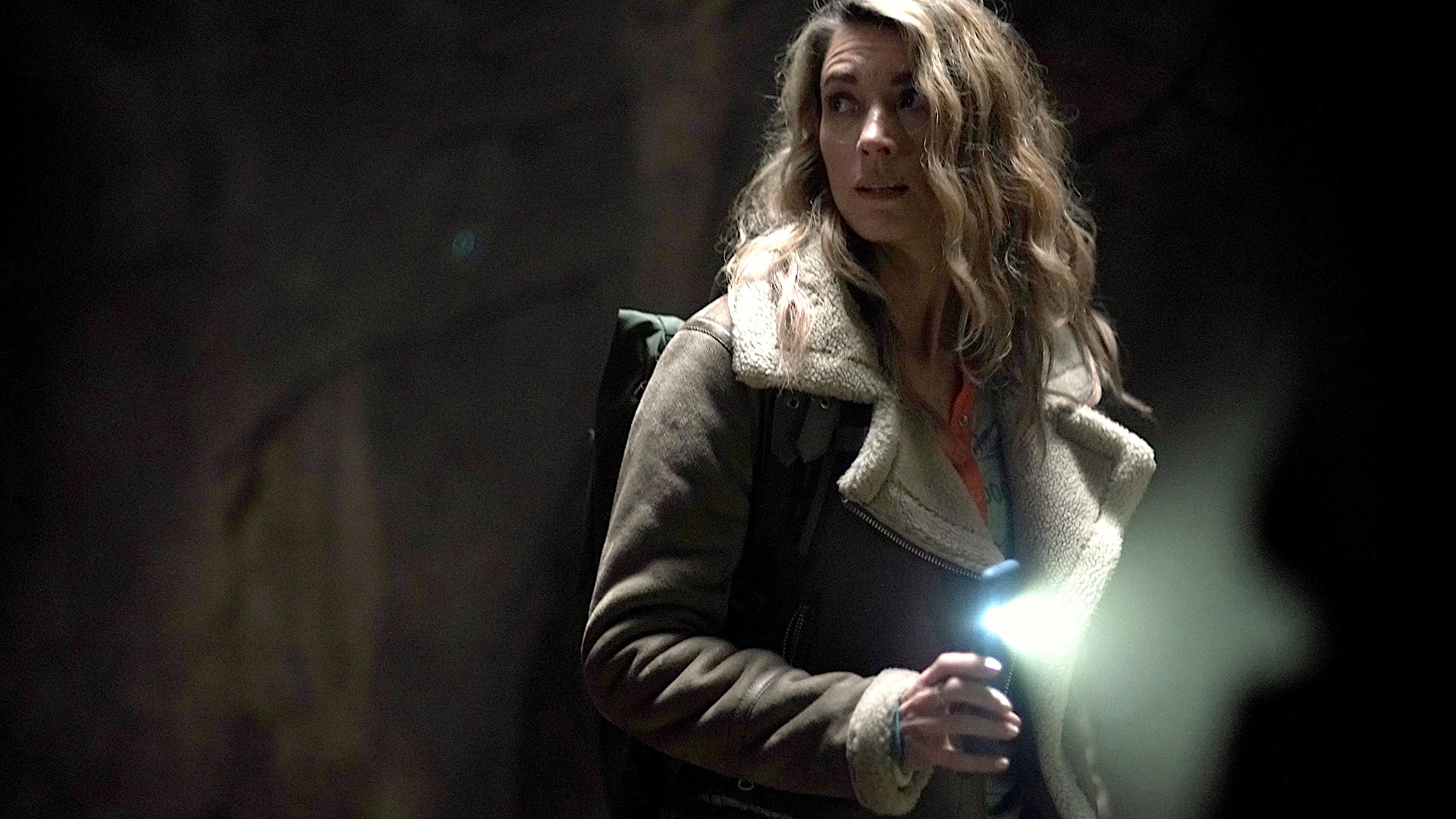 Watch La Brea Episode The Hunt