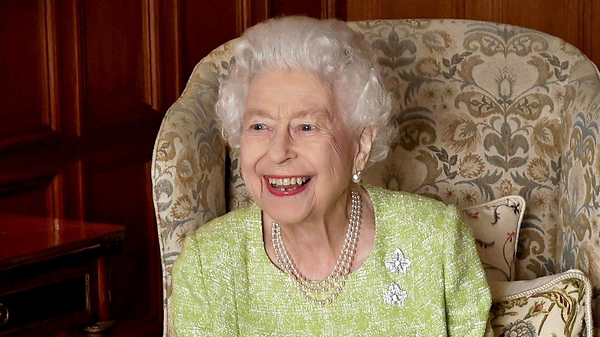 Watch TODAY Excerpt Queen Elizabeth backs Camilla as Queen Consort as