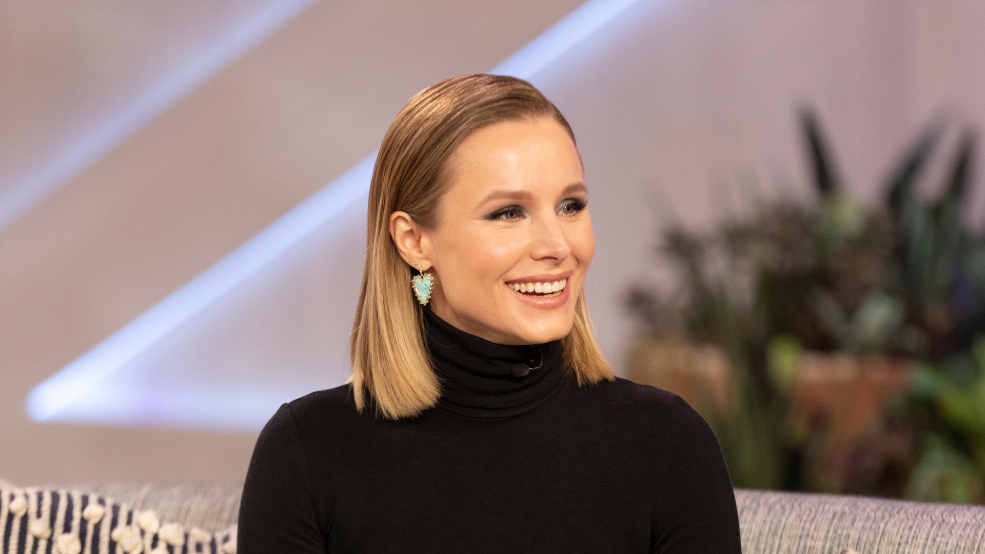 Watch The Kelly Clarkson Show - Official Website Episode: Kristen Bell