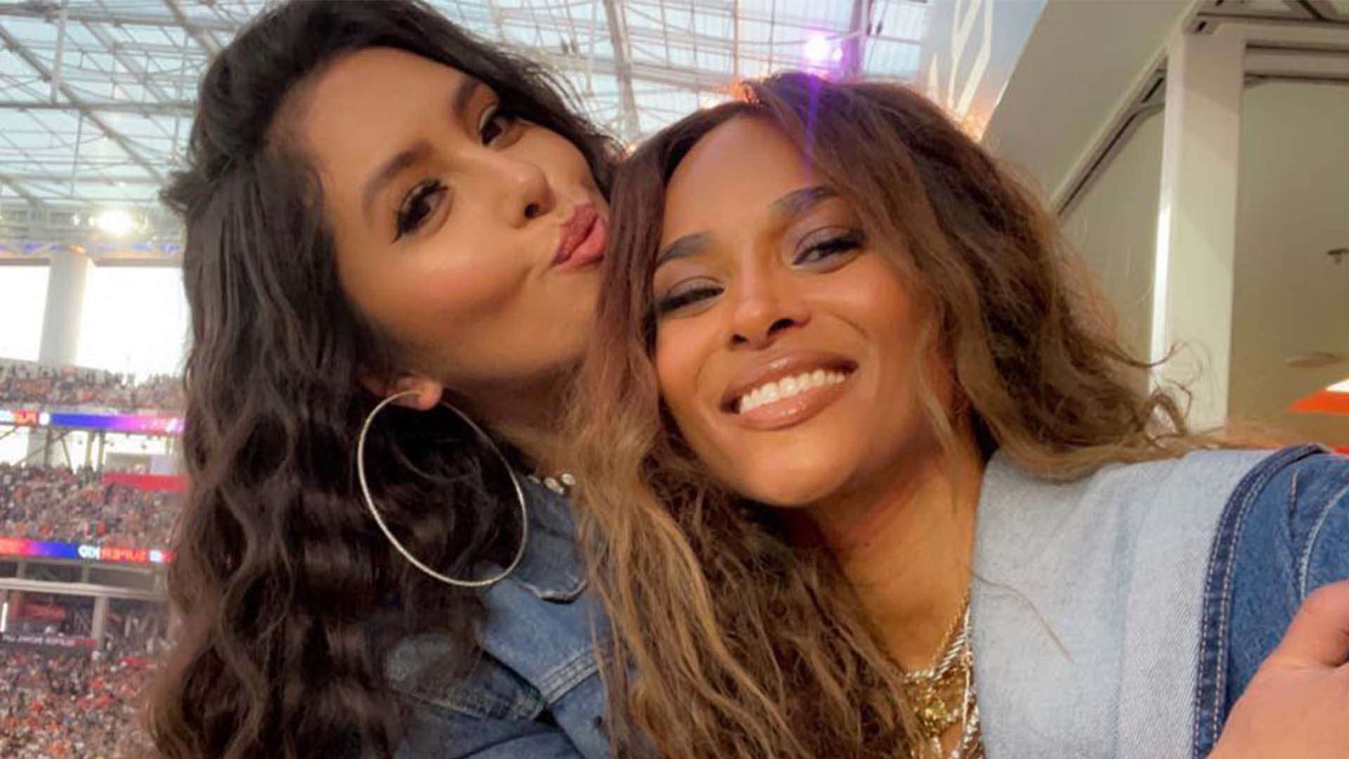 Watch Access Hollywood Highlight Vanessa Bryant And Ciara Cuddle Up For Cute Selfie At Super Bowl 4634