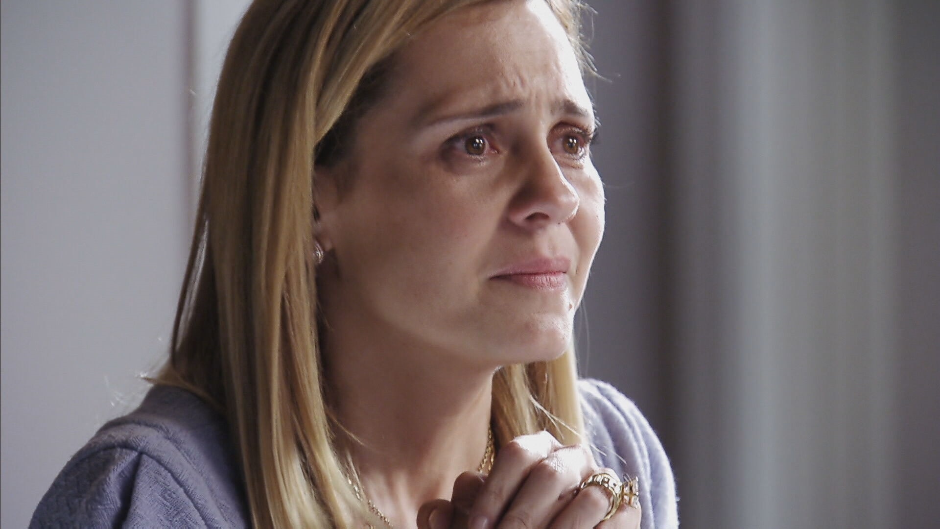Watch Avenida Brasil Episode: Oscuro pasado - NBC.com