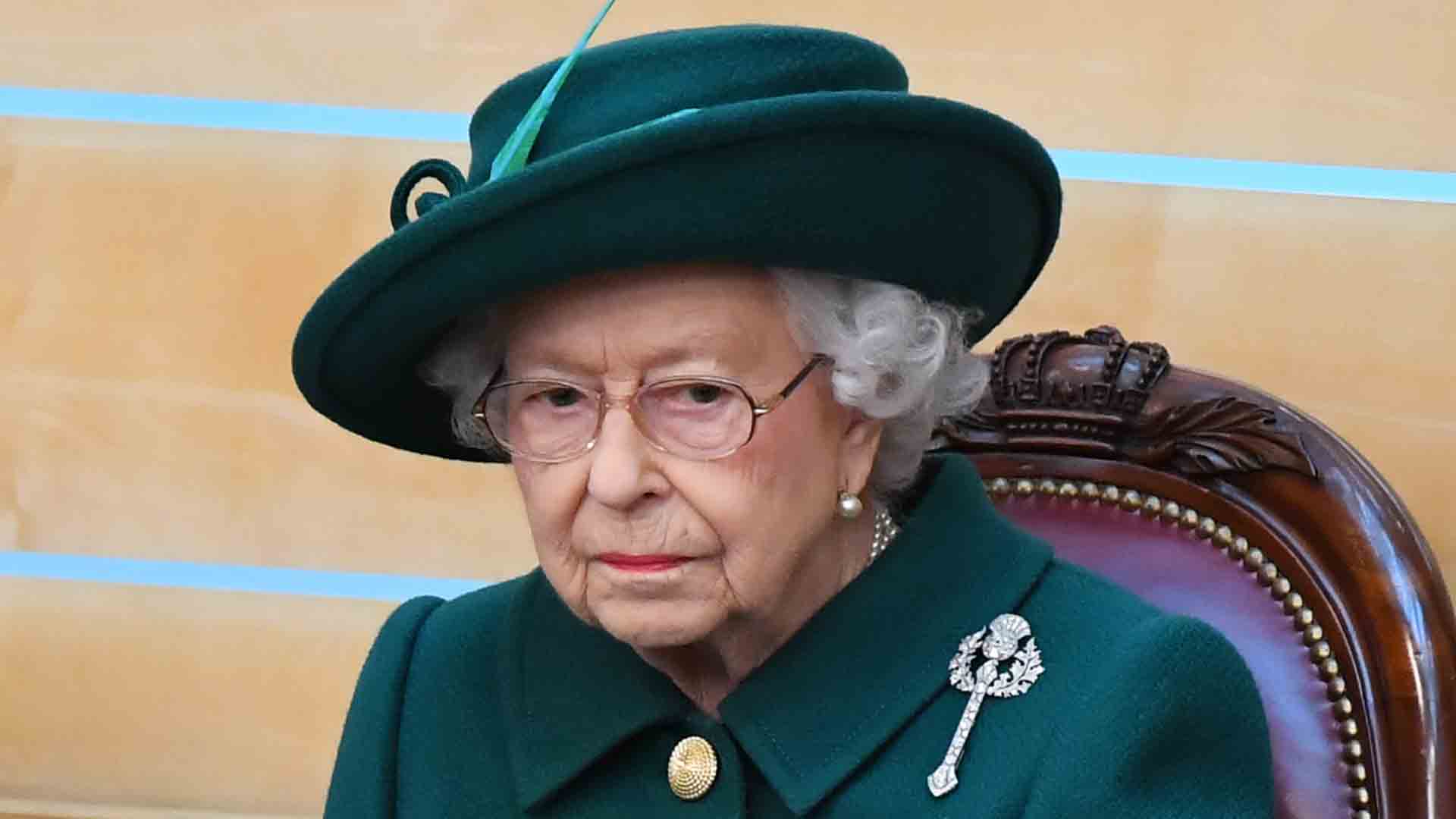 Watch Access Hollywood Highlight Queen Elizabeth Speaks Out After