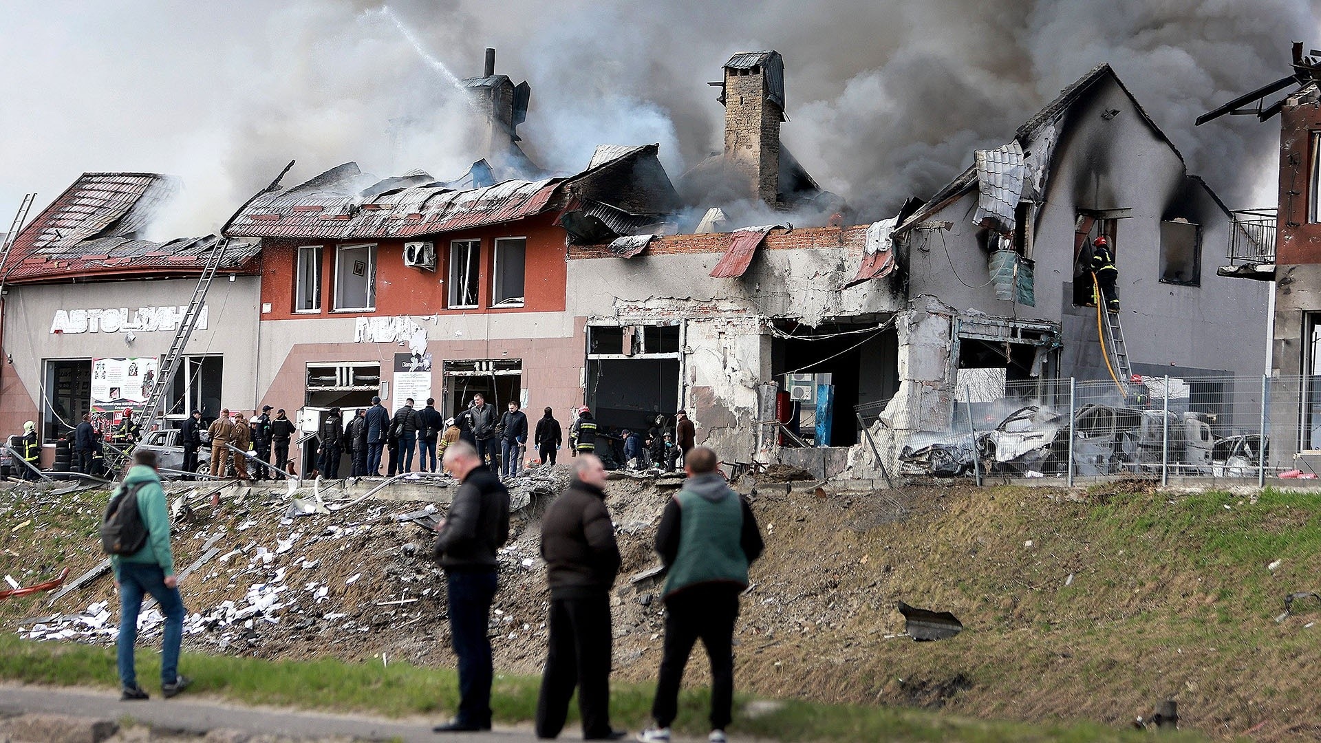 Watch TODAY Excerpt 4 missiles strike Lviv as Russia claims it