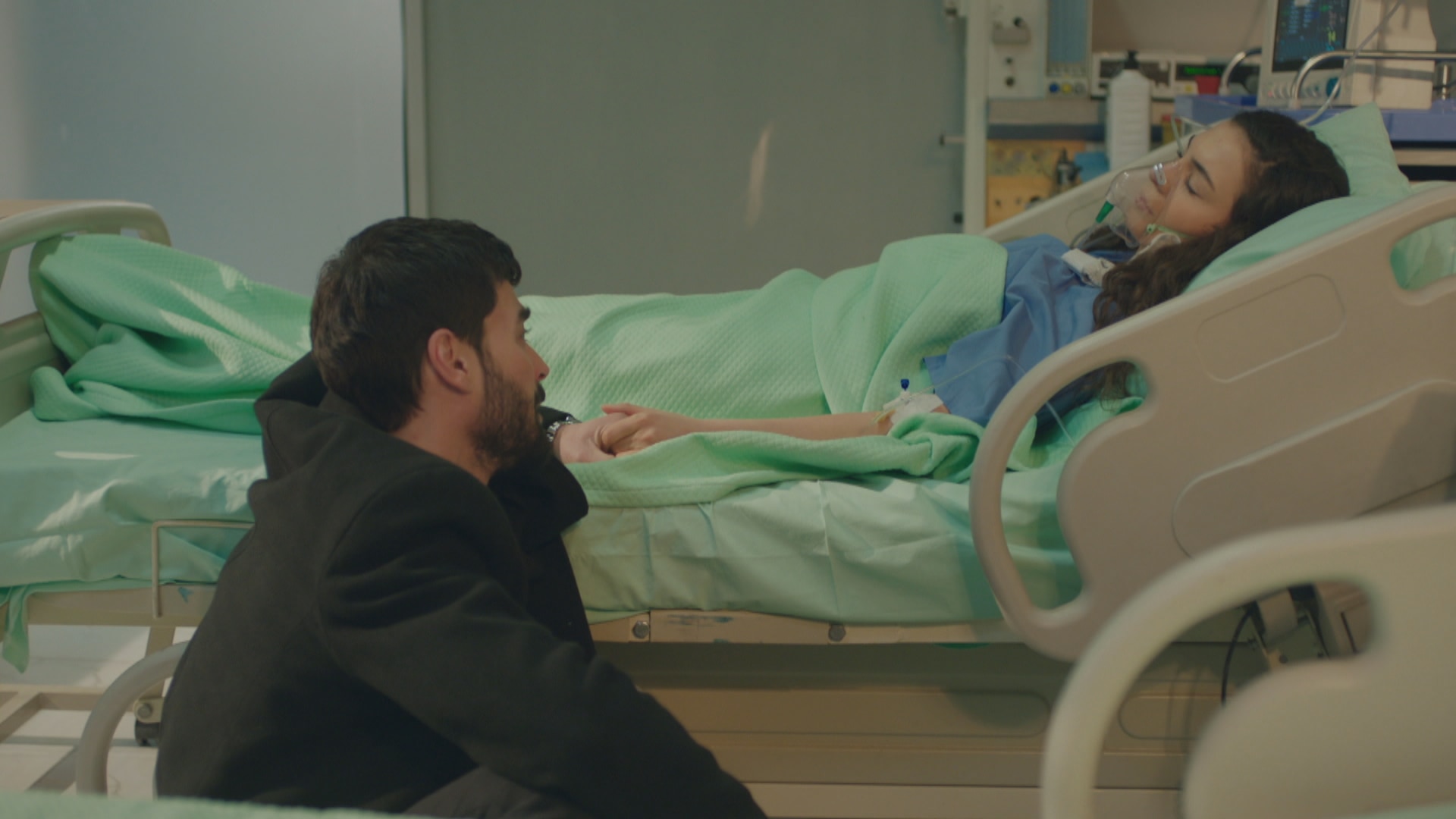 Watch Hercai: Amor y venganza Episode: Abre los ojos amor - NBC.com