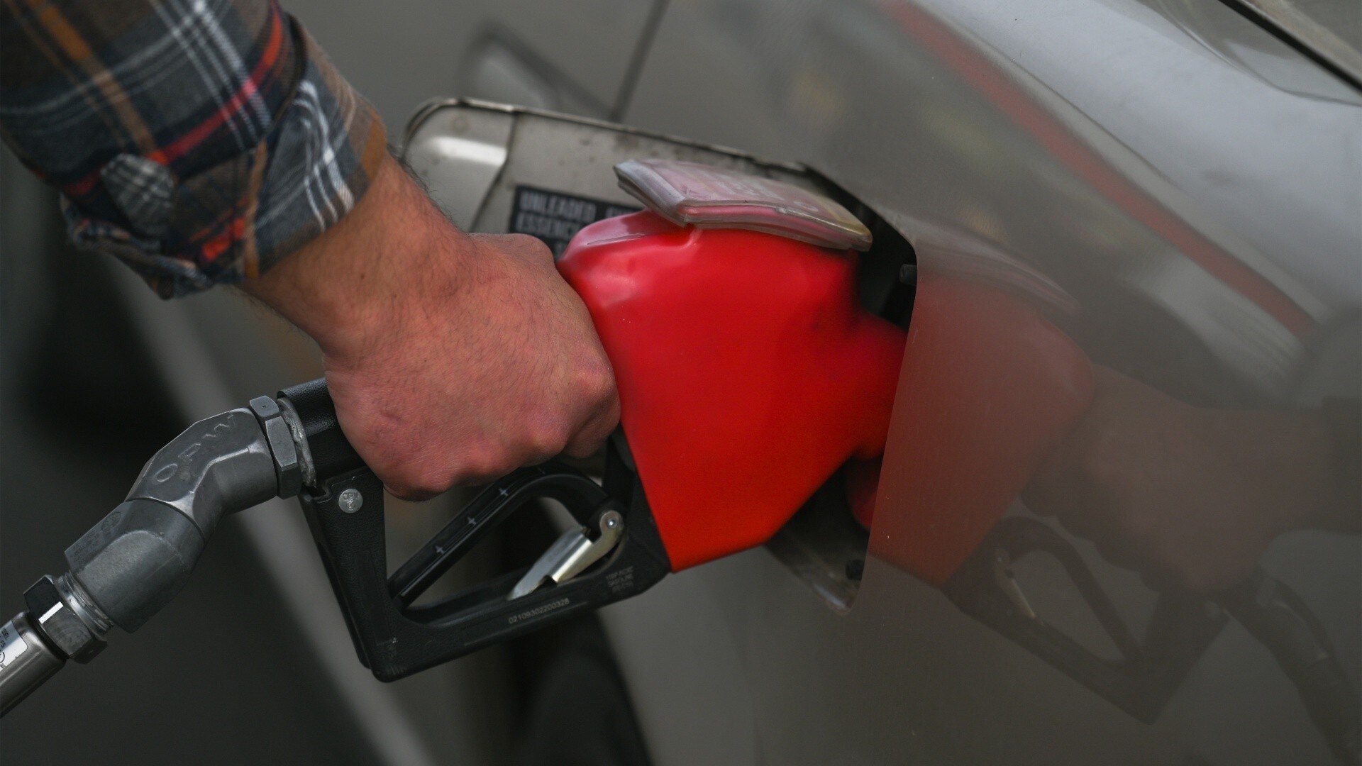 Watch Al Rojo Vivo Highlight Sigue Aumentando El Precio De La Gasolina