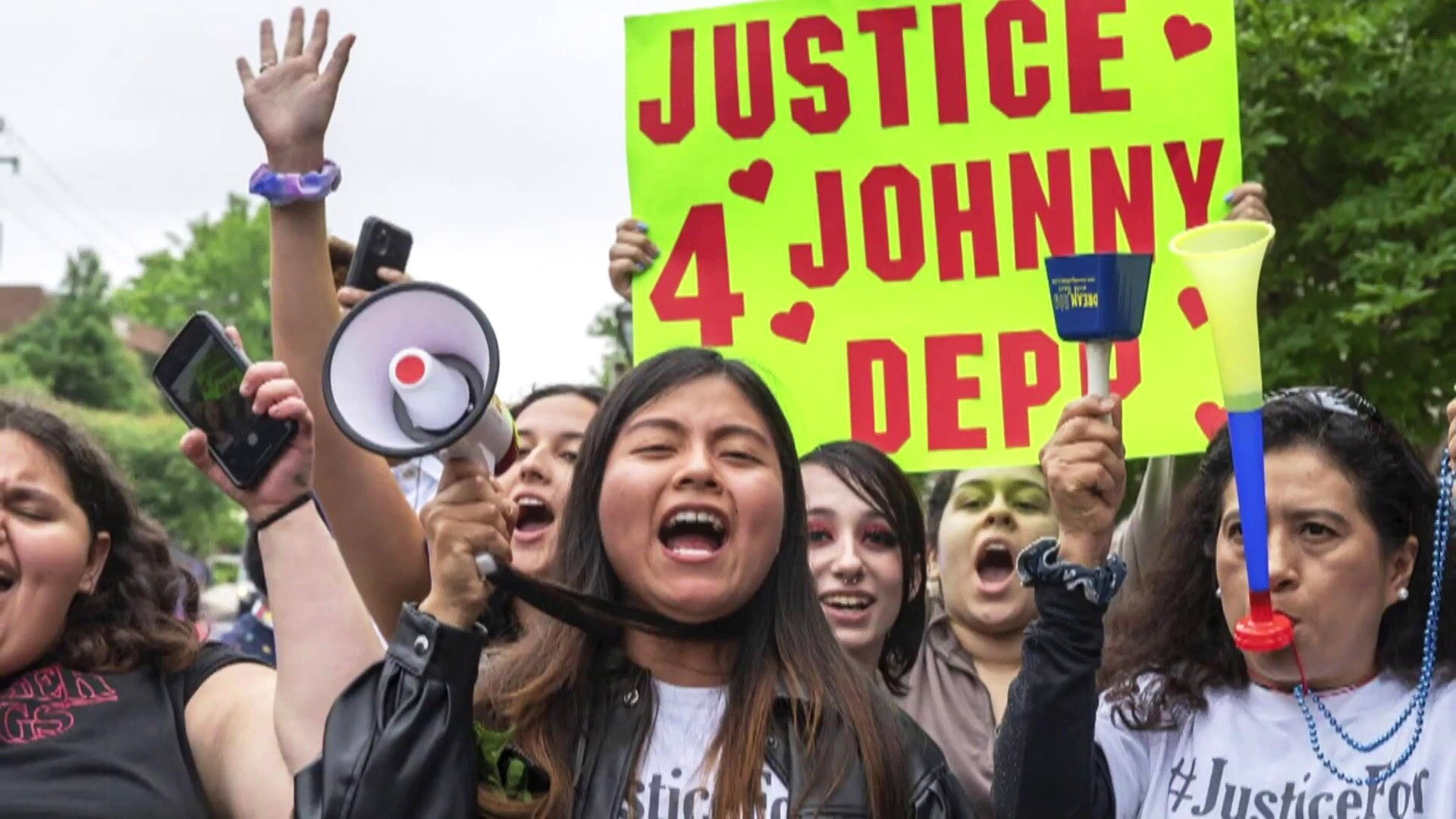 Watch TODAY Excerpt How easy is it to use social media to sway opinions about trials?