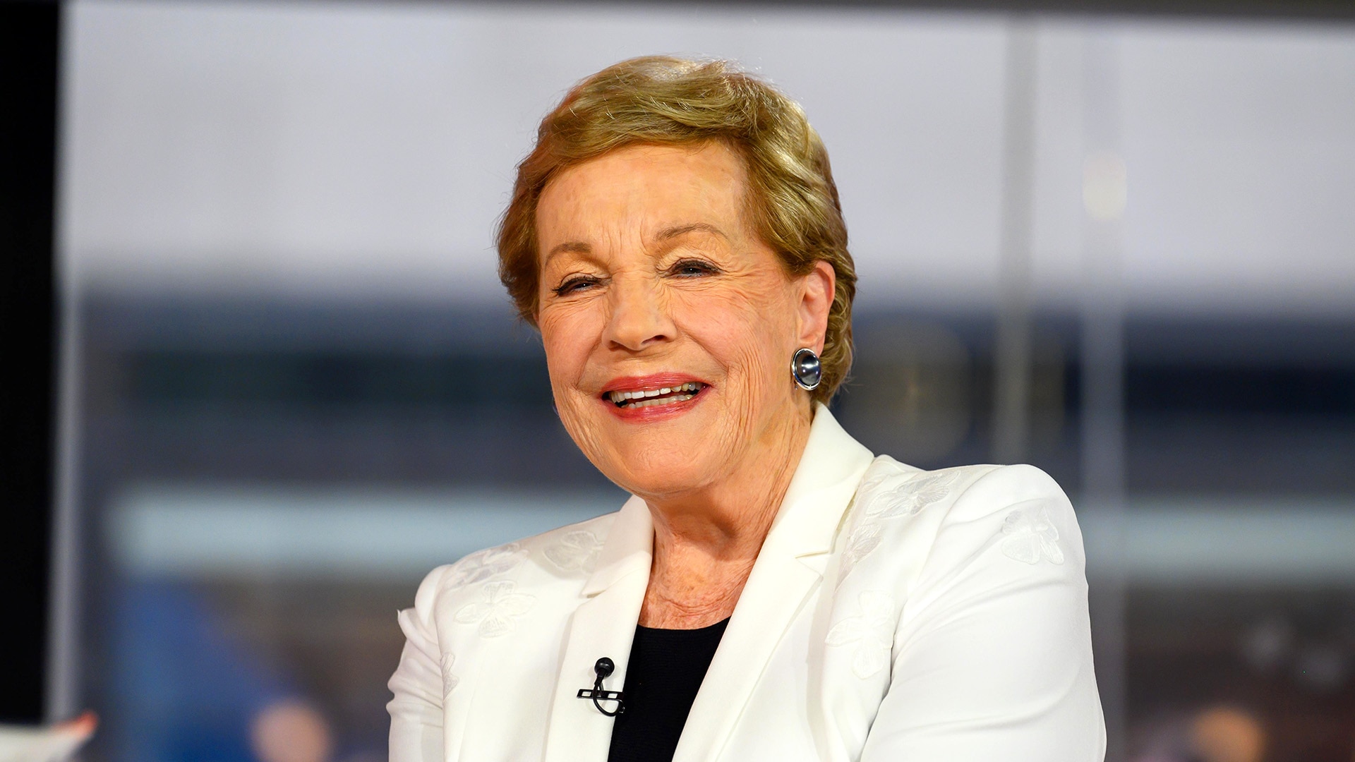 How Old Is Julie Andrews 2024 Today - Edita Gwenora