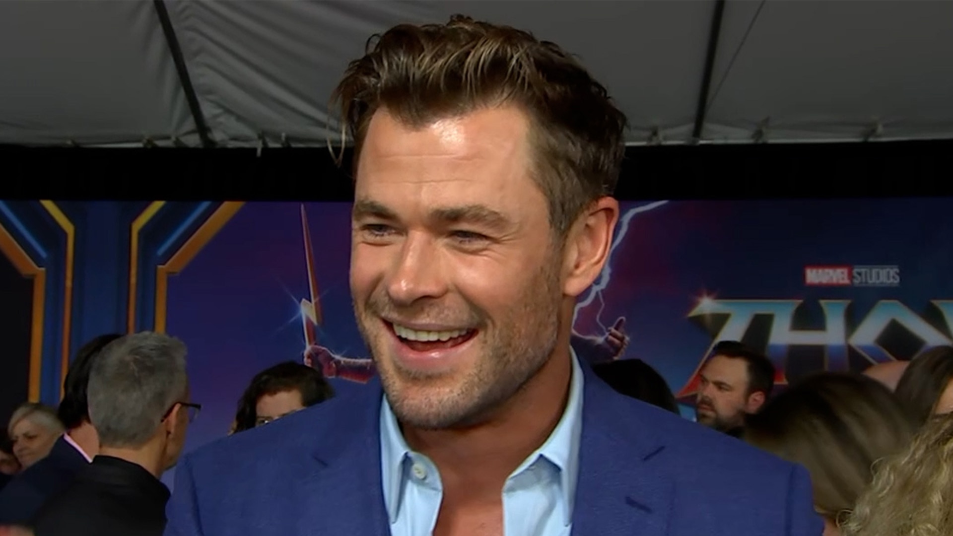 Watch Access Hollywood Highlight Chris Hemsworth Admits Seeing Natalie Portman In Full Thor