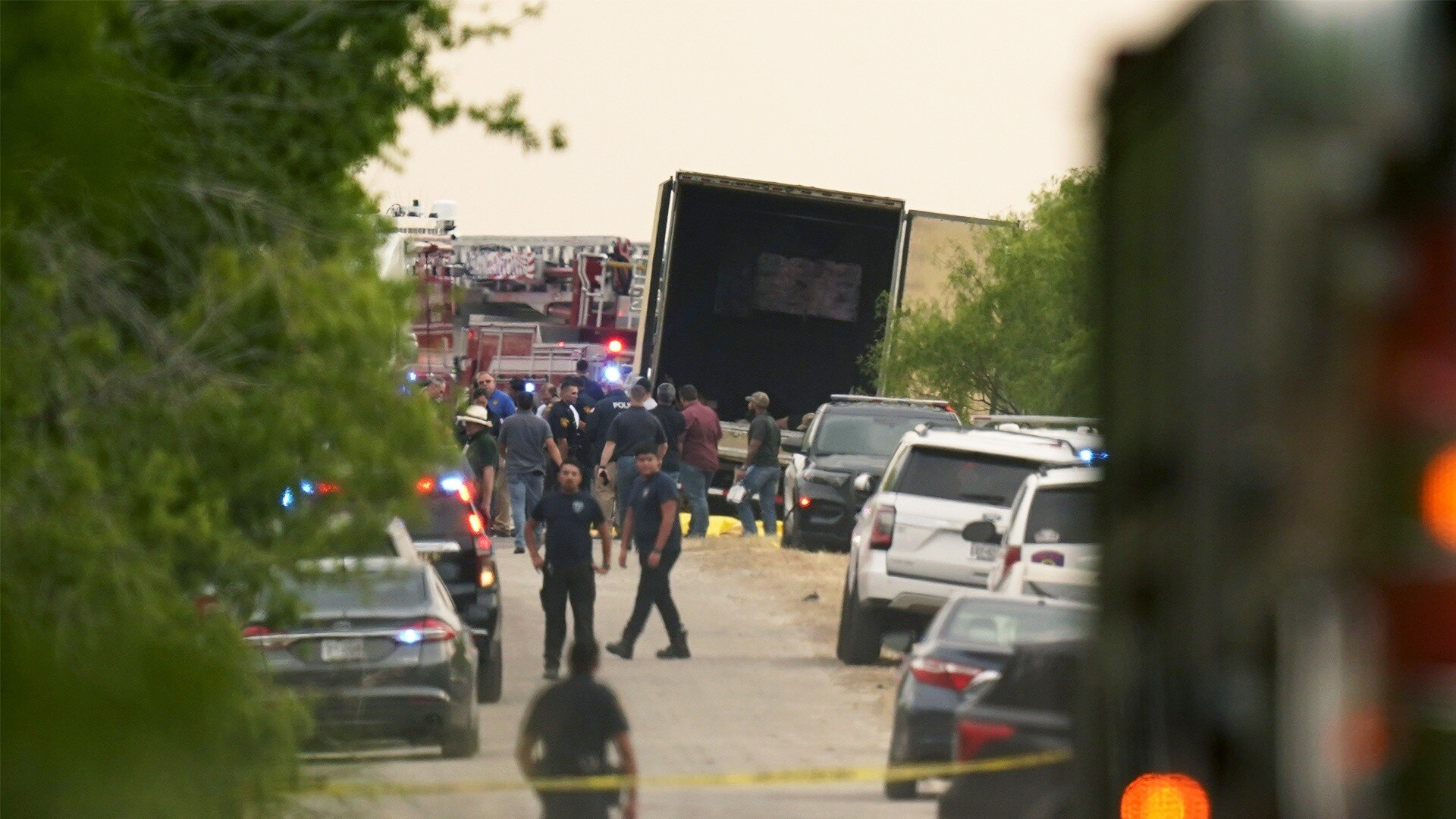 Watch Noticias Telemundo Highlight Decenas de inmigrantes son hallados