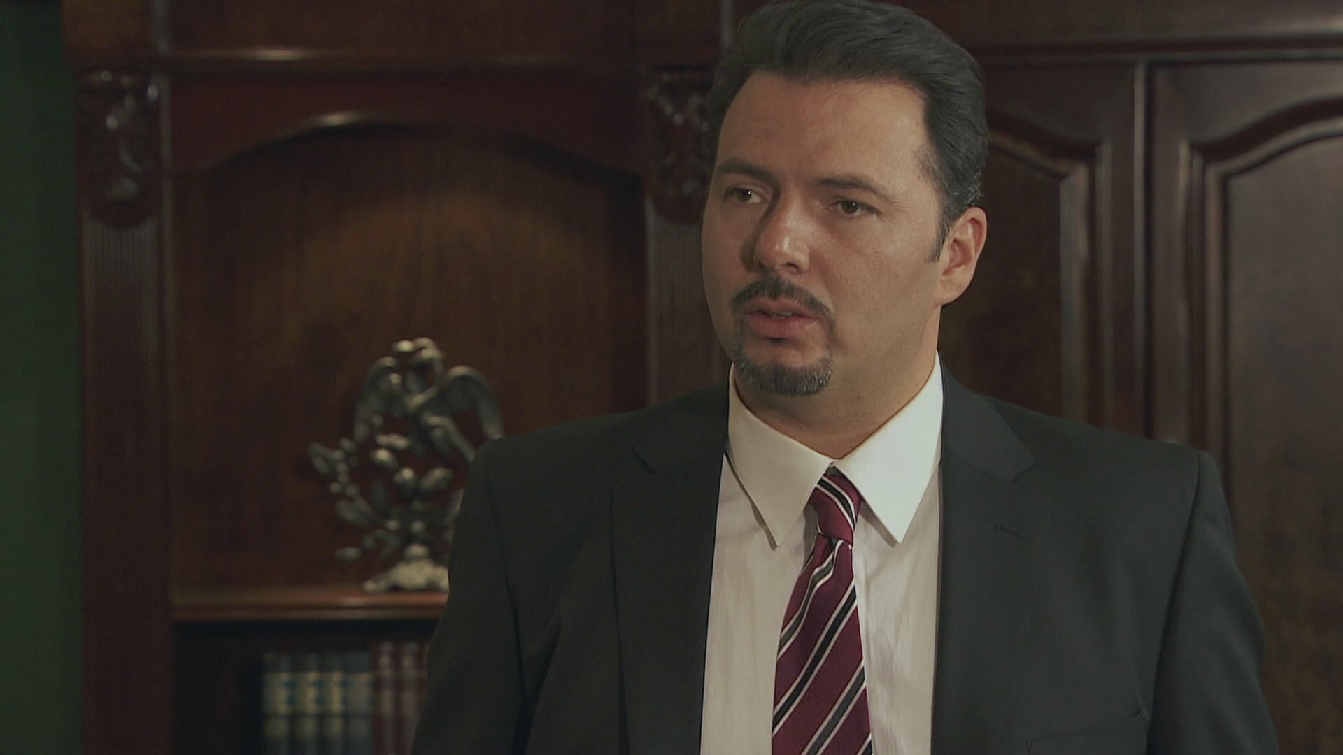 Watch El Señor de los Cielos Episode: El expediente - NBC.com