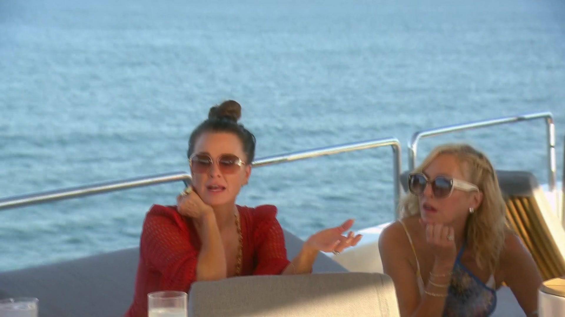 Watch The Real Housewives of Beverly Hills Episode: Never Before Scene - Watch Full Episodes Of Real Housewives Of Beverly Hills