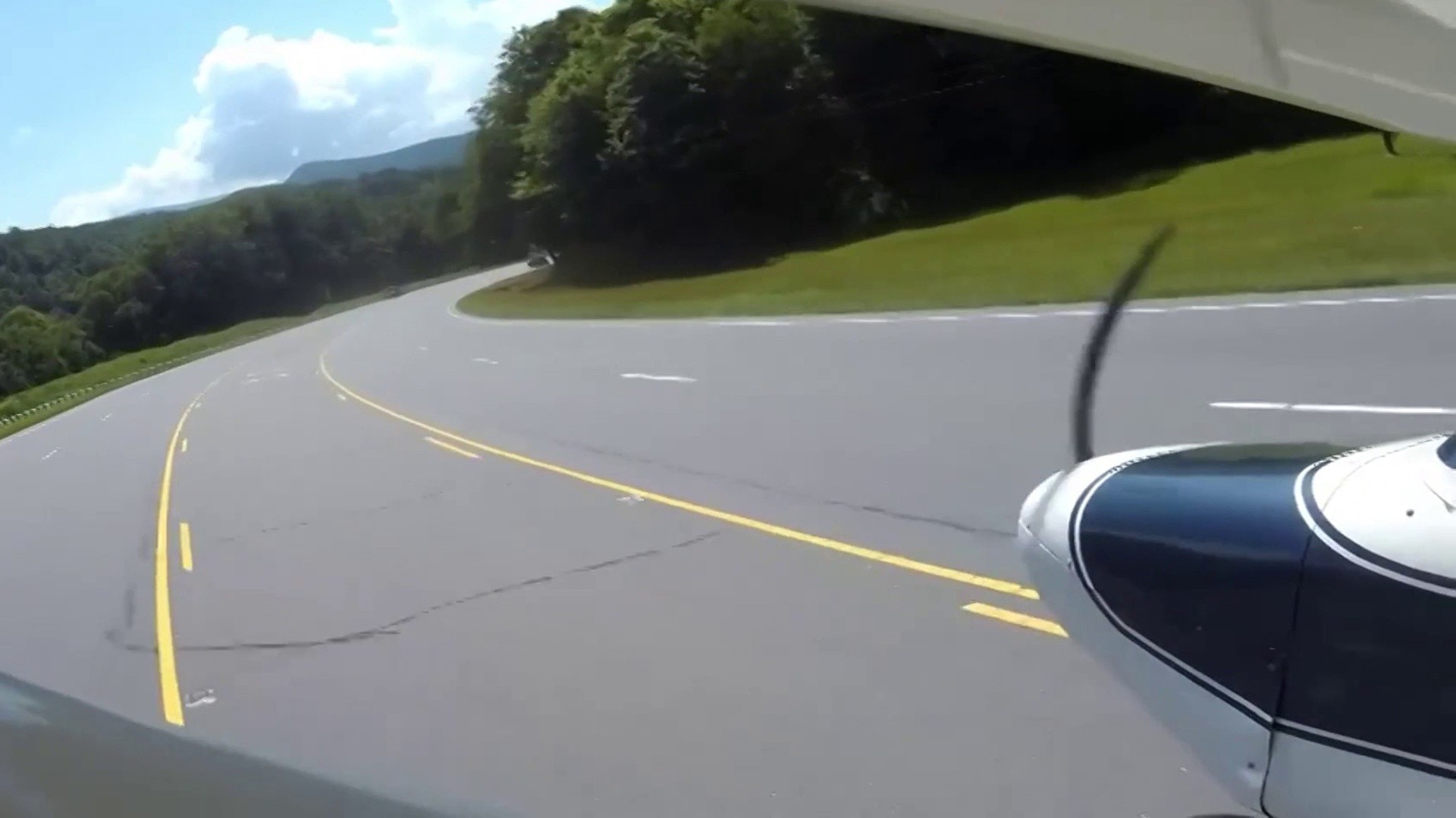 Watch TODAY Excerpt: Watch: Plane makes emergency landing on North
