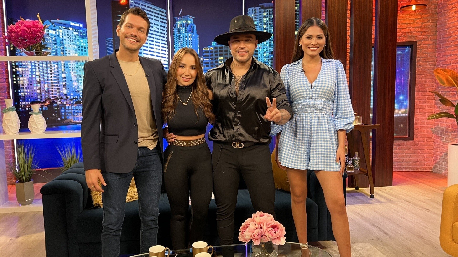 Watch Latinx Now Highlight Jessi Uribe Y Paola Jara Reflejan Su Amor