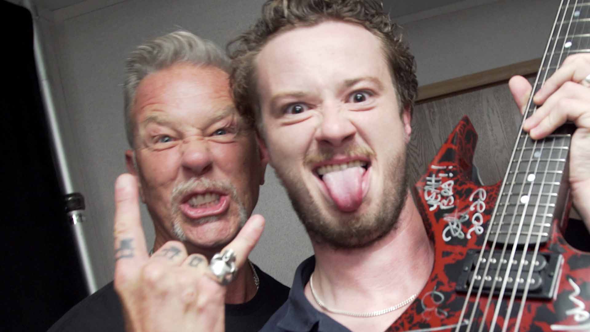 Watch Access Hollywood Highlight Joseph Quinn Meets Metallica And They Give Stranger Things 9258