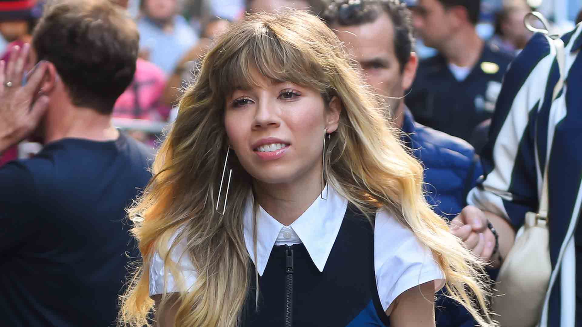 Nickelodeon Star Jennette Mccurdy Says Mom Introduced 9302