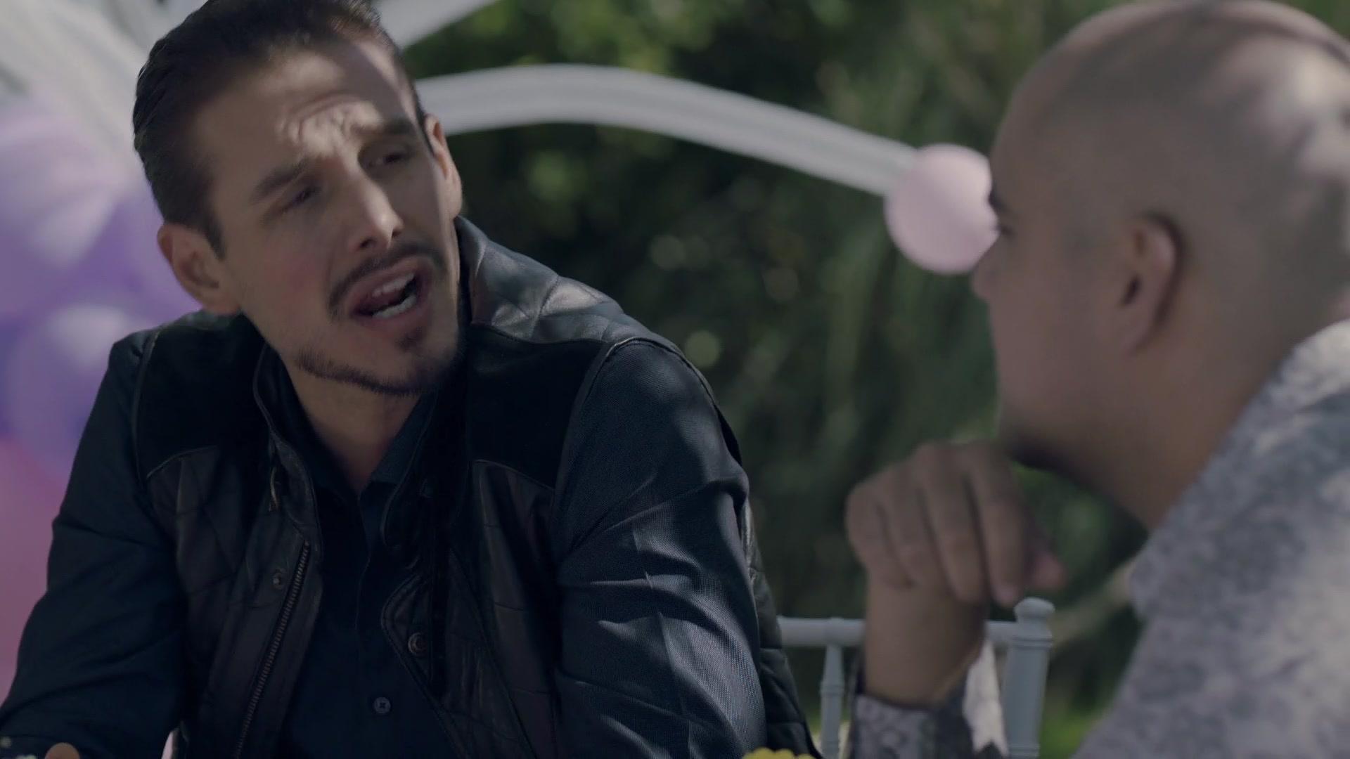 Watch Señora Acero Episode La bienvenida a Sarita acero