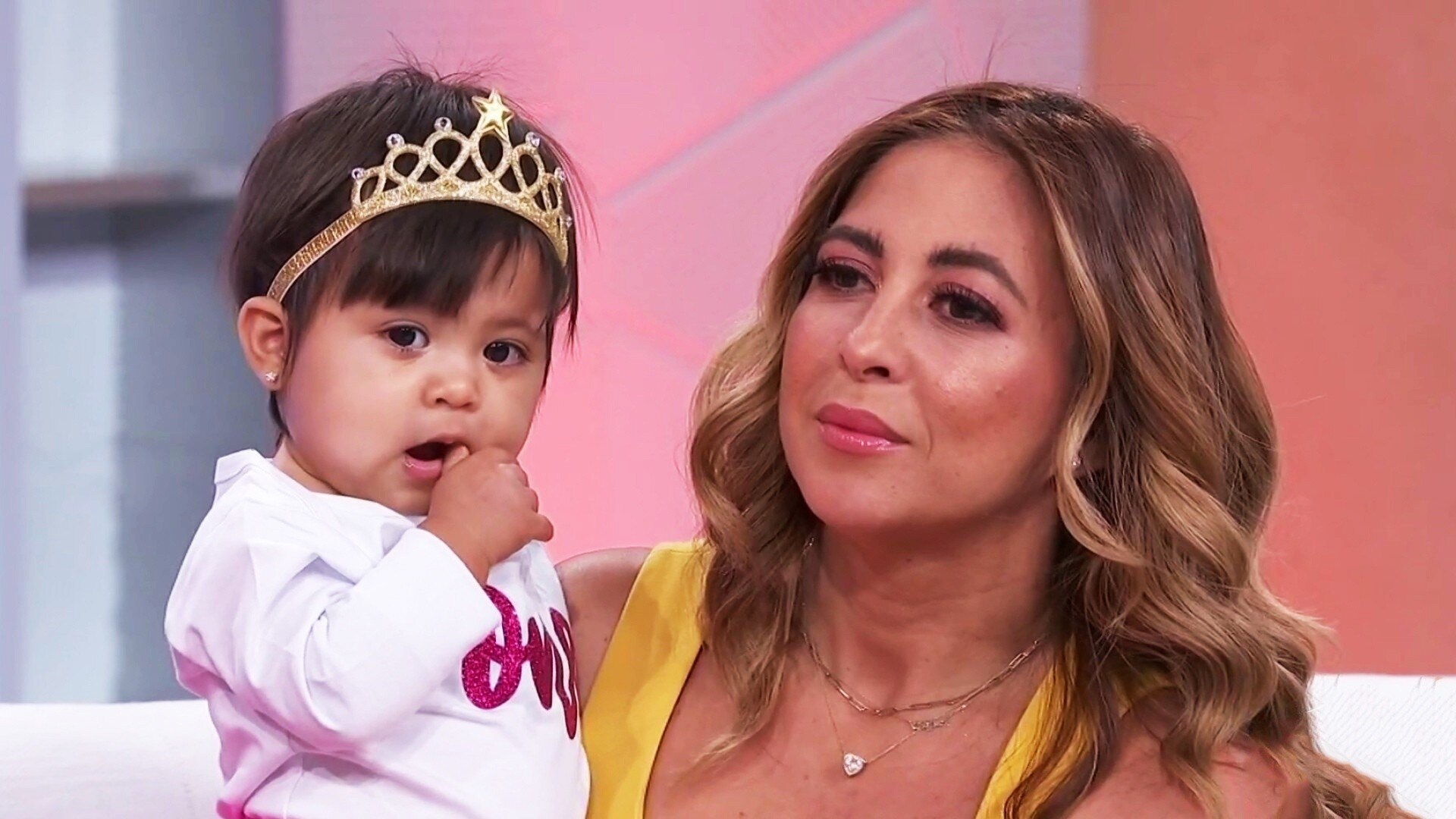 Watch hoy Día Highlight Celebramos el primer cumpleaños de Capri Blu