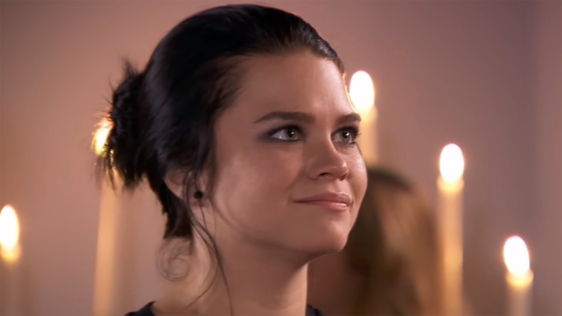 Watch Eva La Trailera Episode La mudanza