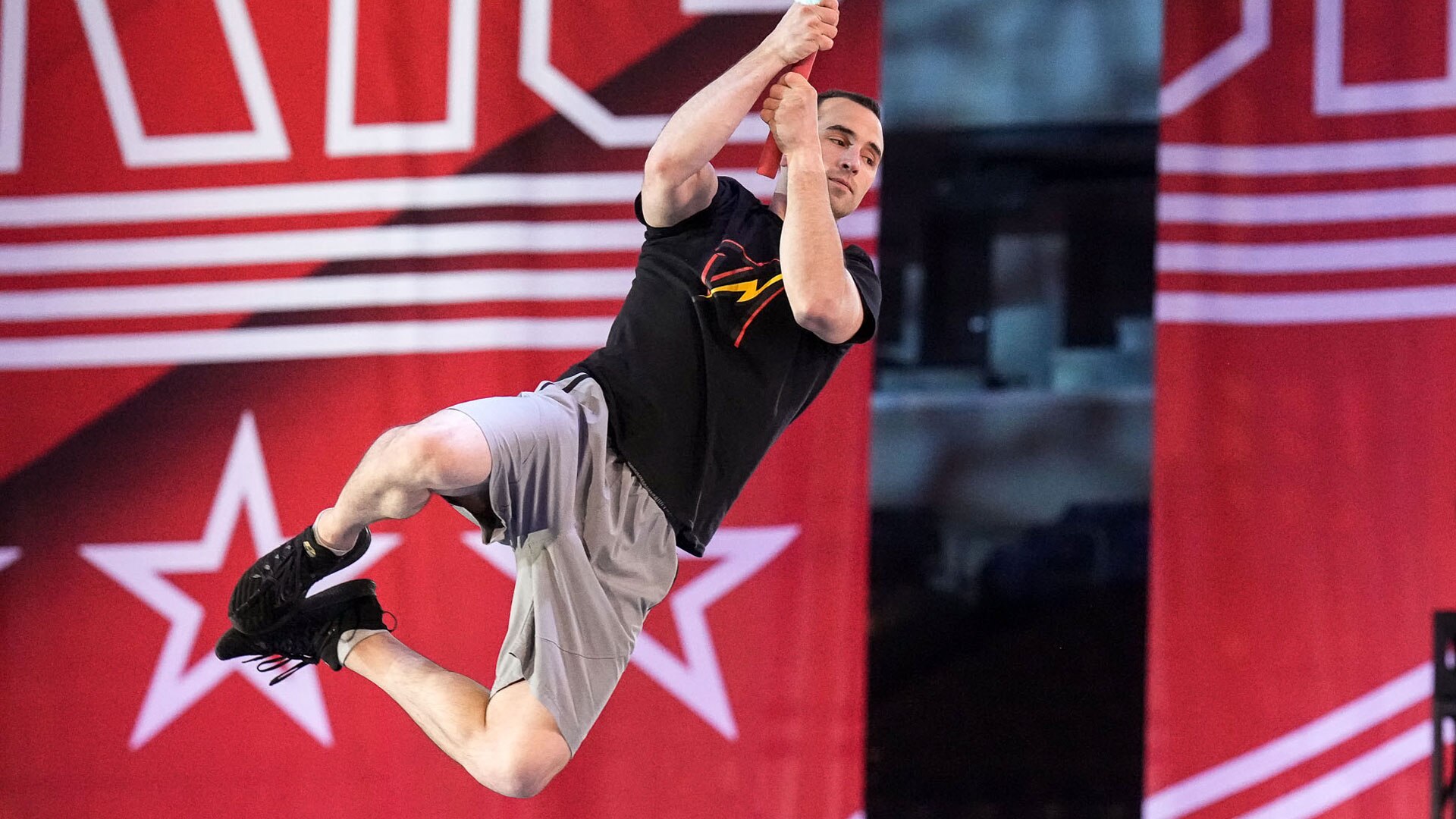 Watch American Ninja Warrior Highlight Joe Moravsky Proves He’s Still