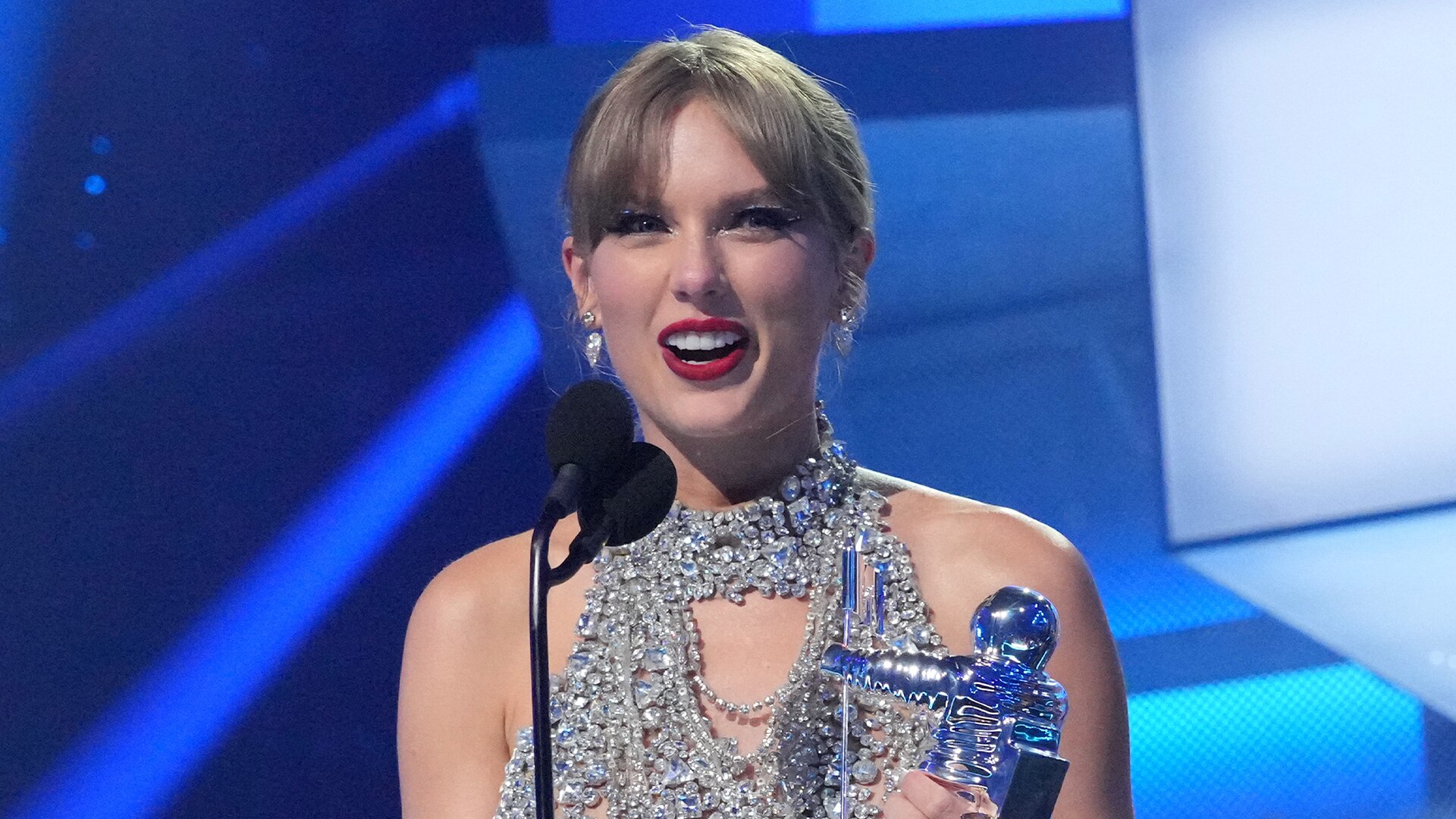 Watch Access Hollywood Highlight Taylor Swift Announces Surprise New 