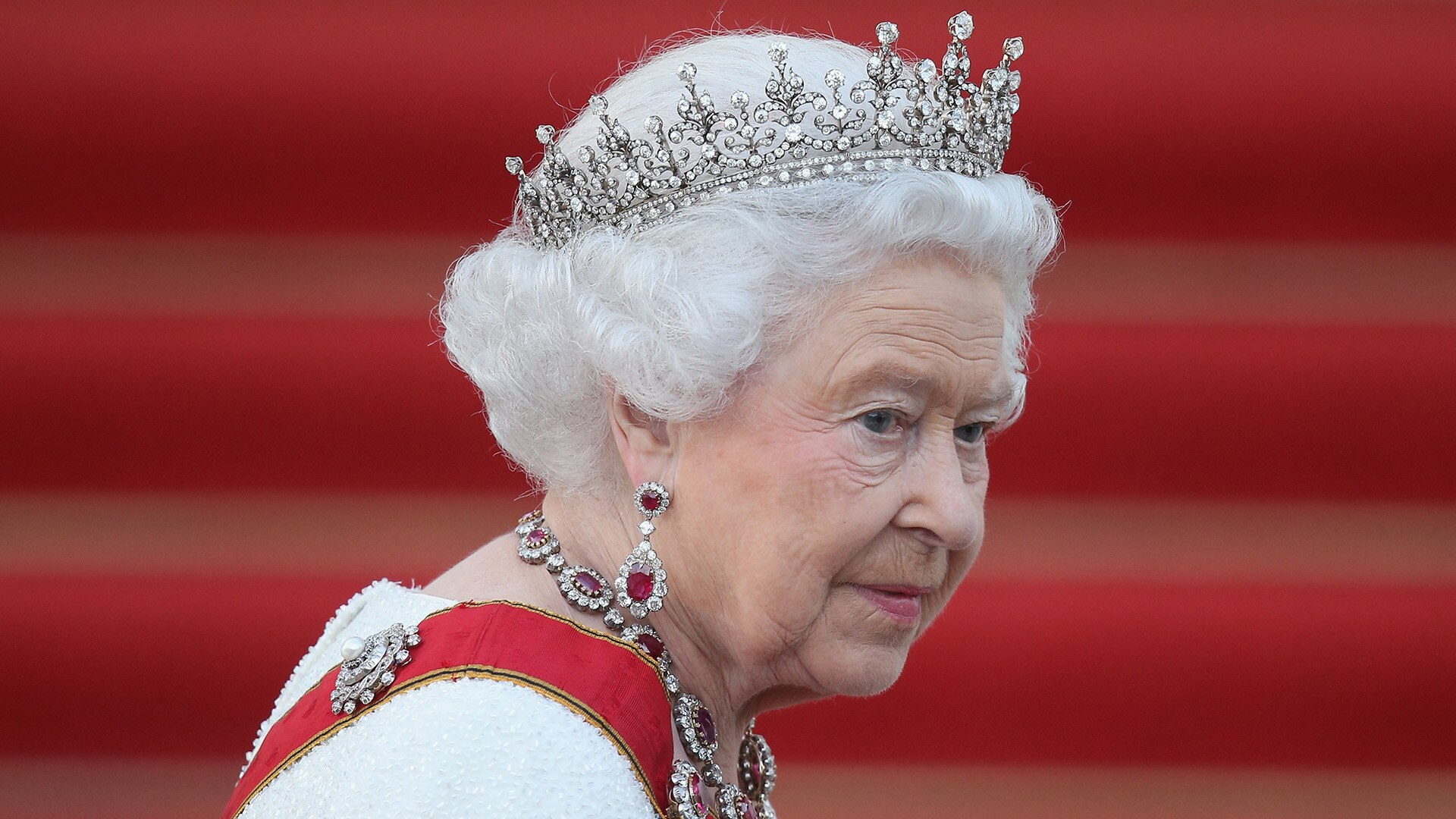 Watch Today Excerpt Inside The Challenges Queen Elizabeth Faced During Her Reign 