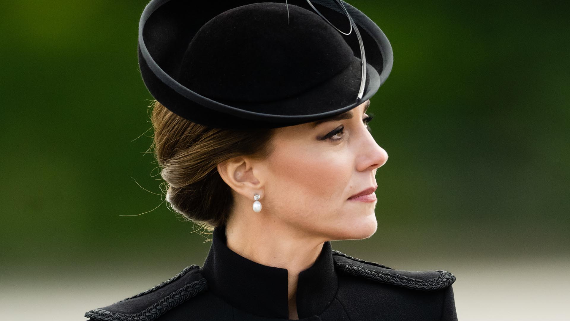 Watch Access Hollywood Highlight Kate Middleton Rewears Queen