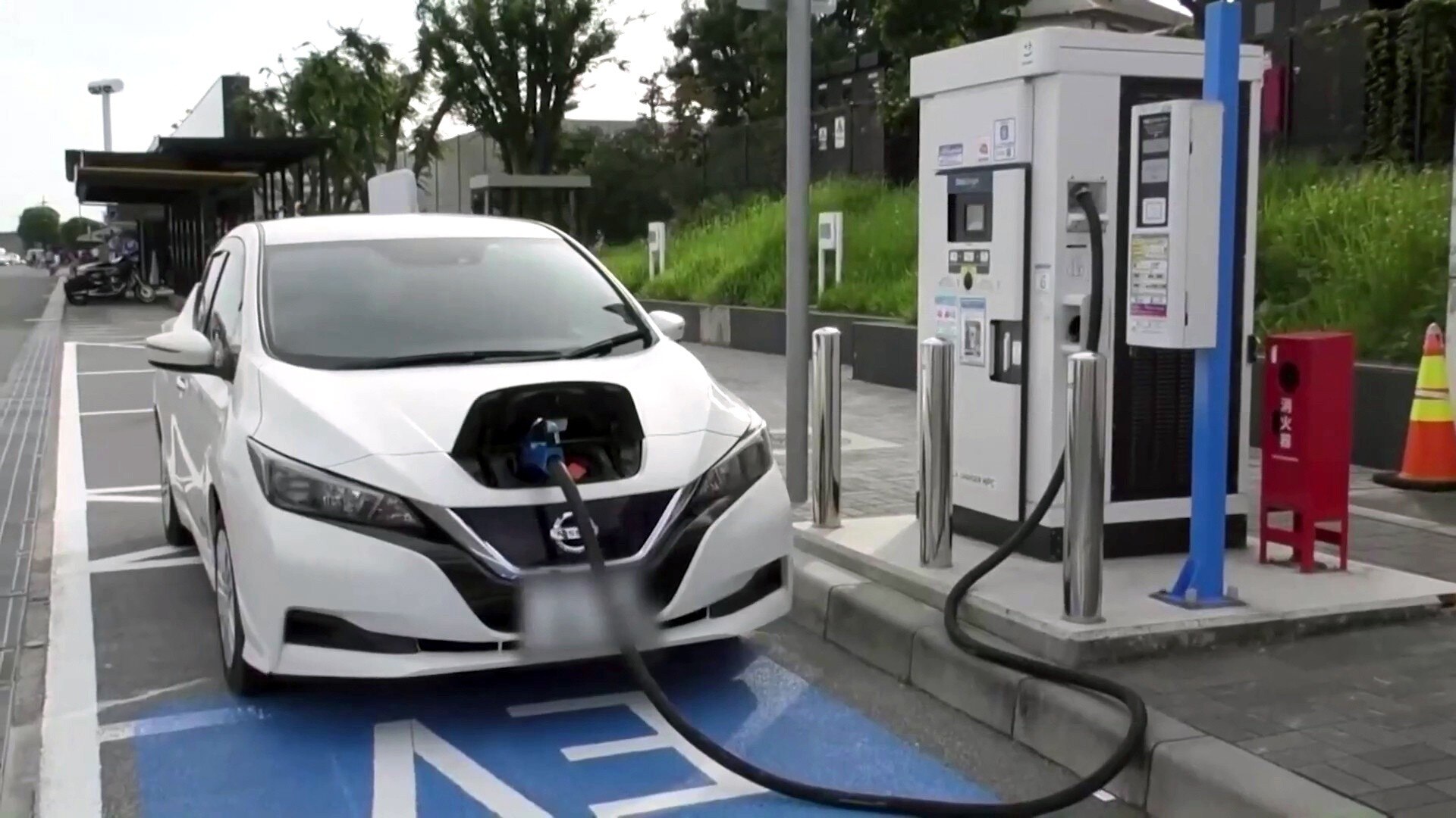 Watch TODAY Excerpt Hurricane Ian puts electric vehicles to the test