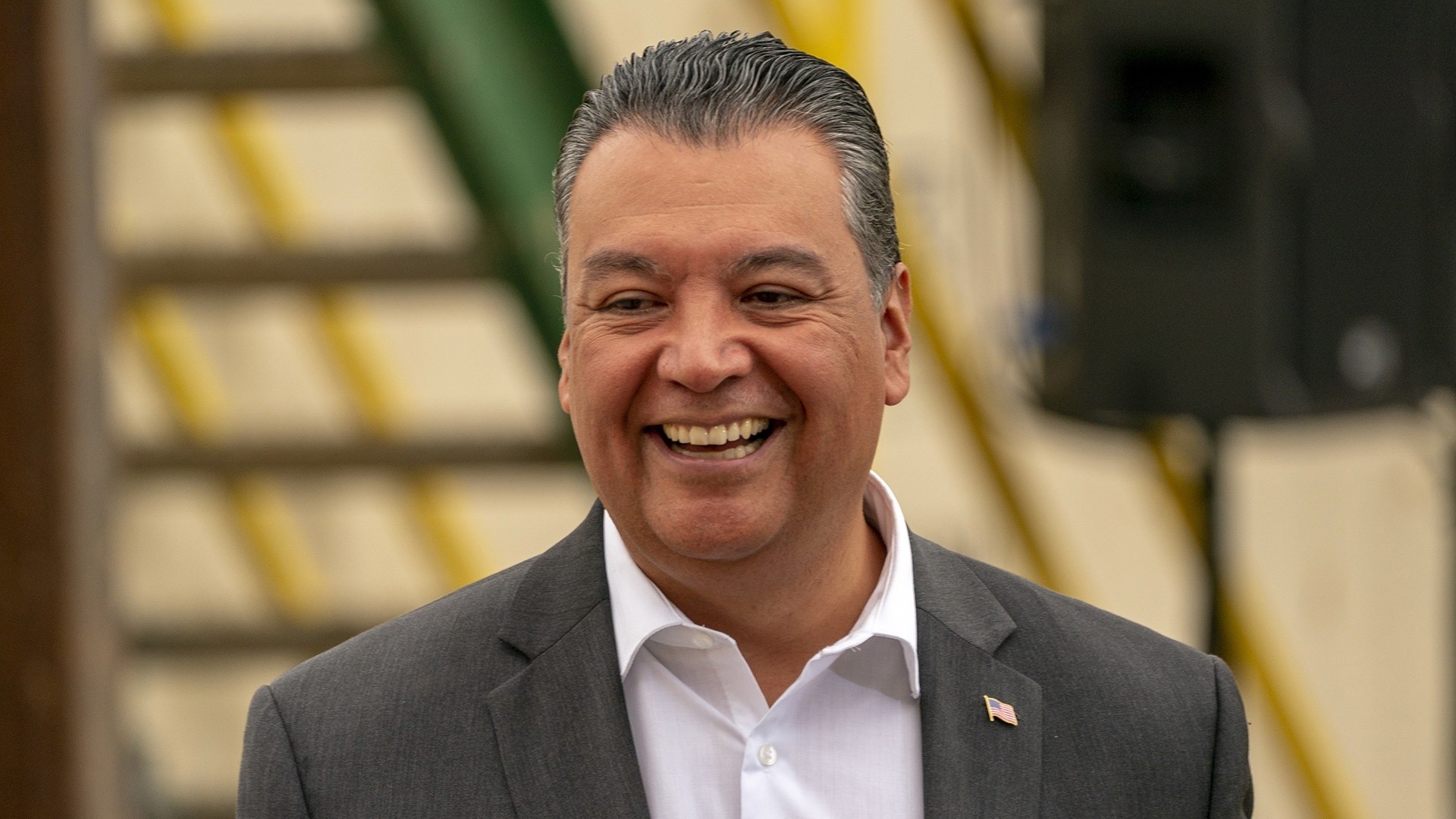 Watch Noticias Telemundo Highlight Al Senador Alex Padilla Se Le Quiebra La Voz Cuando Recuerda