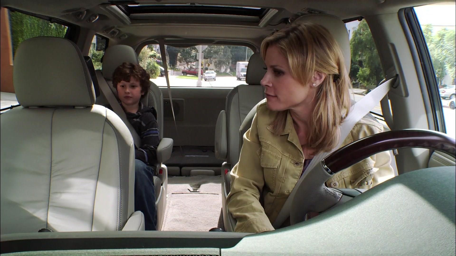 Watch Modern Family Episode: Manny Get Your Gun - NBC.com