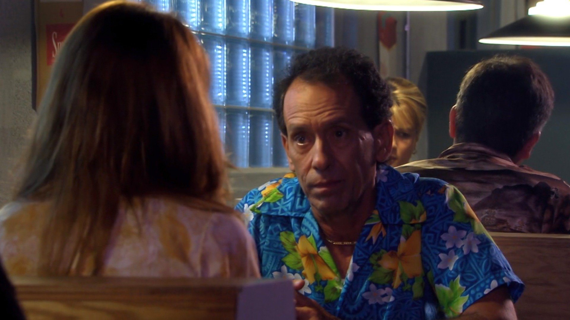 Watch Dueños del Paraíso Episode Sugar Lips