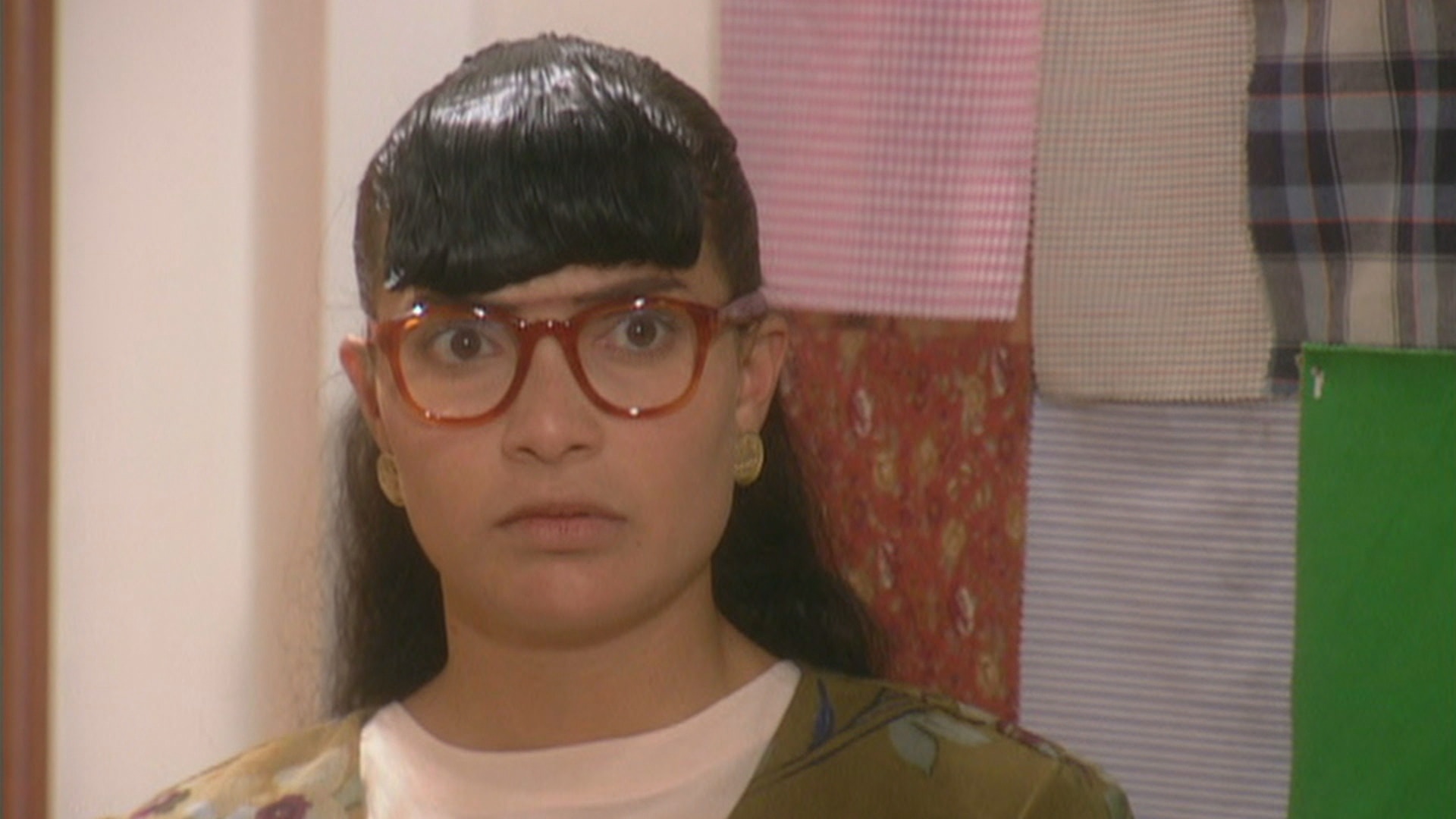 Watch Yo Soy Betty, La Fea Episode: La cabeza de Betty - NBC.com - Where Can I Watch Yo Soy Betty La Fea