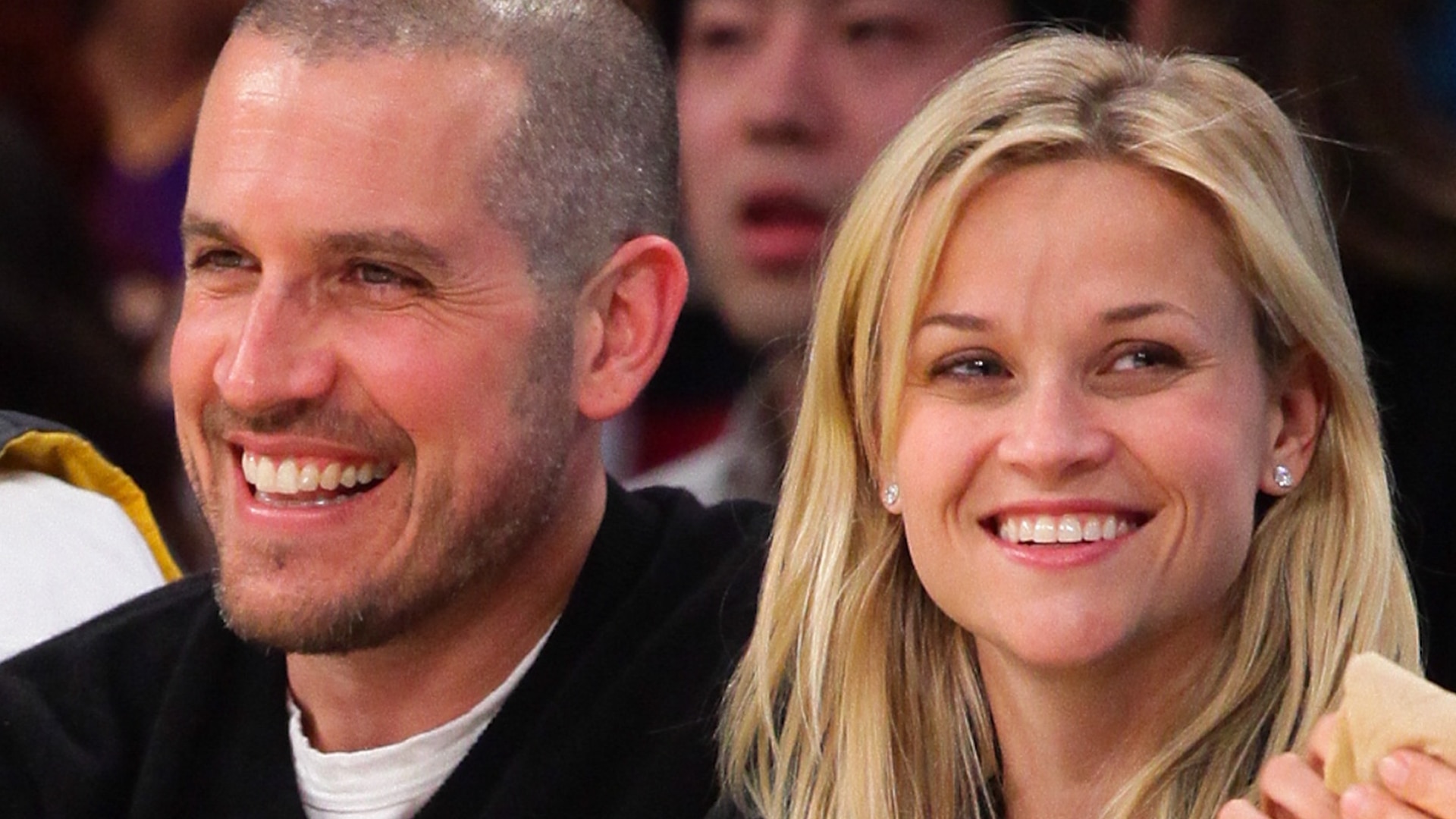 210326_4334626_Reese_Witherspoon_Gushes_Over_Hubby_Jim_Toth.jpg